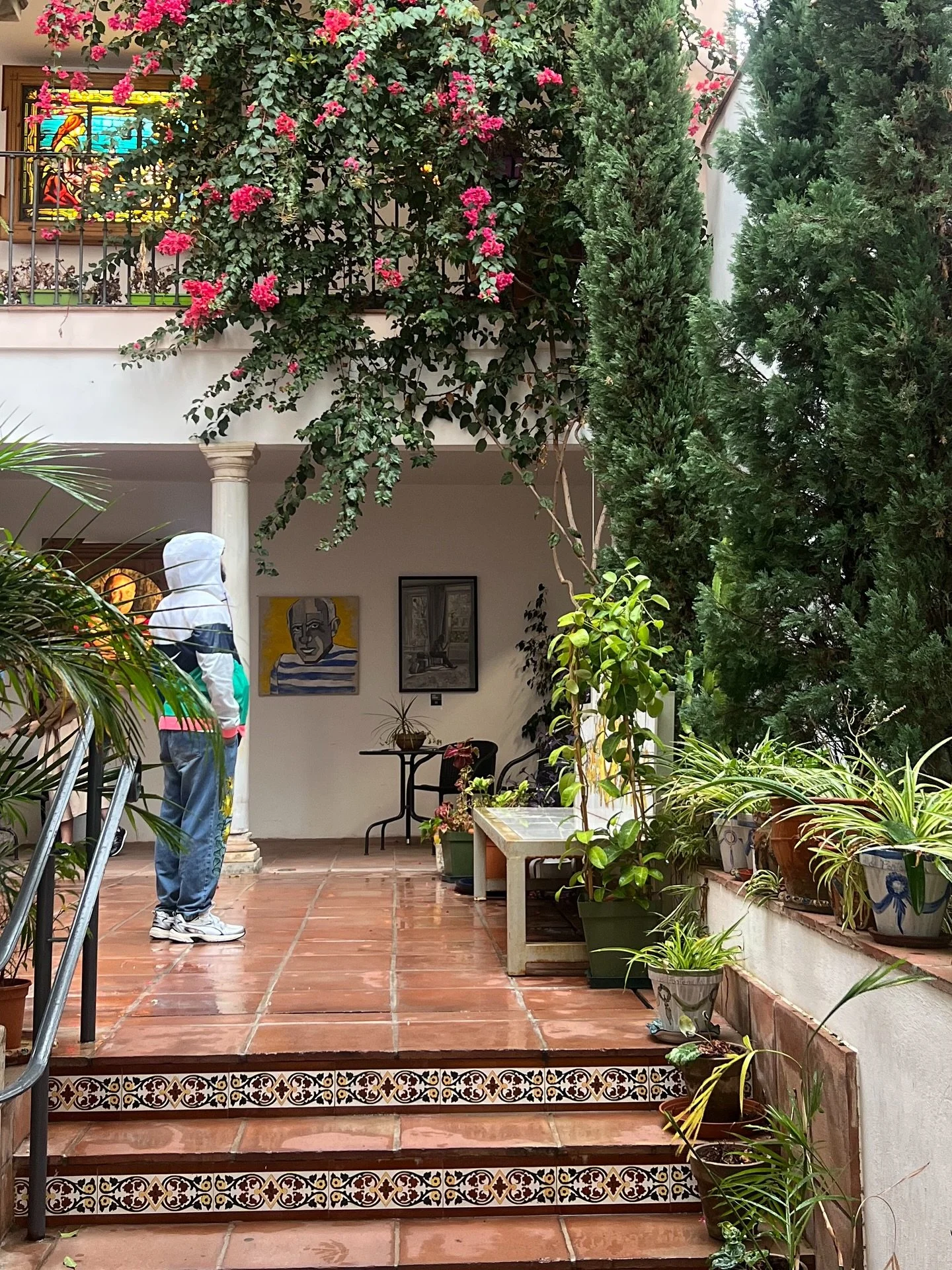 Malaga is a beautiful place, Good people, good food , lots of sun . 

 Had a chance to meet one of the greatest flamenco artist, I took cajon lessons, and I celebrated my Birthday 🫶🫶

Thank you @tarek.ghriri.guitarist  for an amazing trip.

Till th