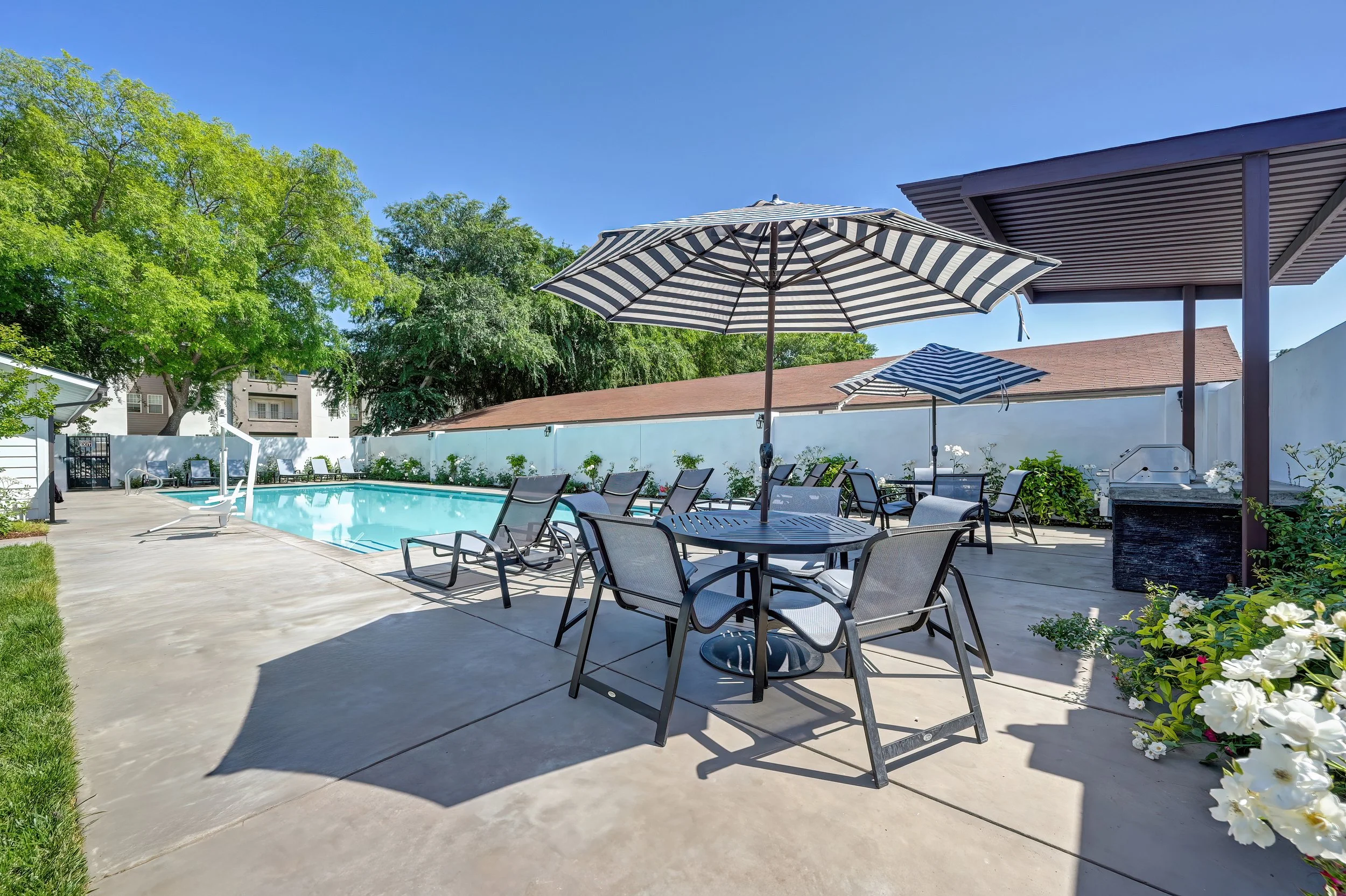 14Arbor-Pool7.jpg