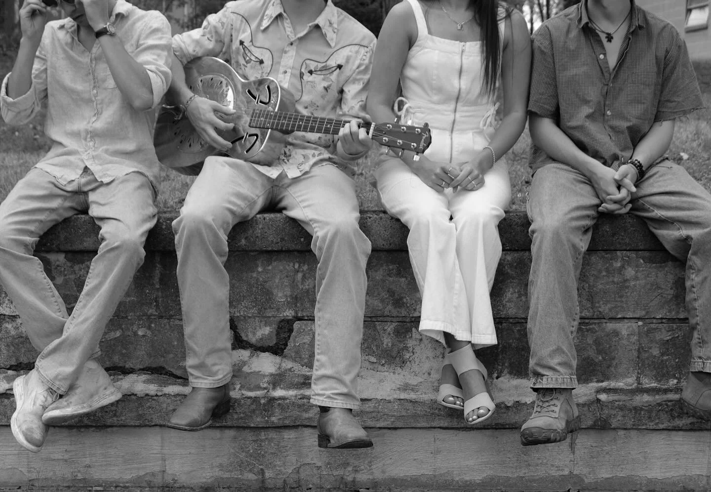 Join me and the Thistle Ridge Band boys at The Fat Frogg this Saturday night! 9pm - 12am. We&rsquo;ve got some new stuff for you guys along with the classics! @dafatfrogg 🎶 

Photo: Eva Fragner @evafrag1 @fragnerfotos