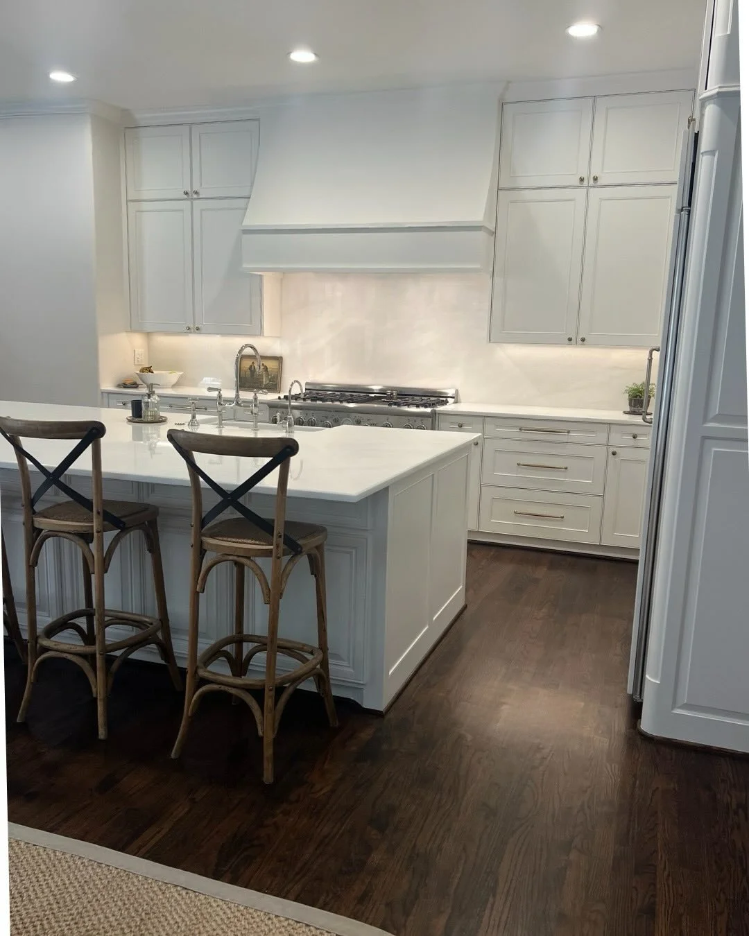 Who needs a thousand words when you have a killer before-and-after?

This kitchen is serving a full reset&mdash;and we&rsquo;re here for it. 

#vkinteriorsllc #girlcontractor #updatelh #lakehighlandsdallas #kitchenremodel