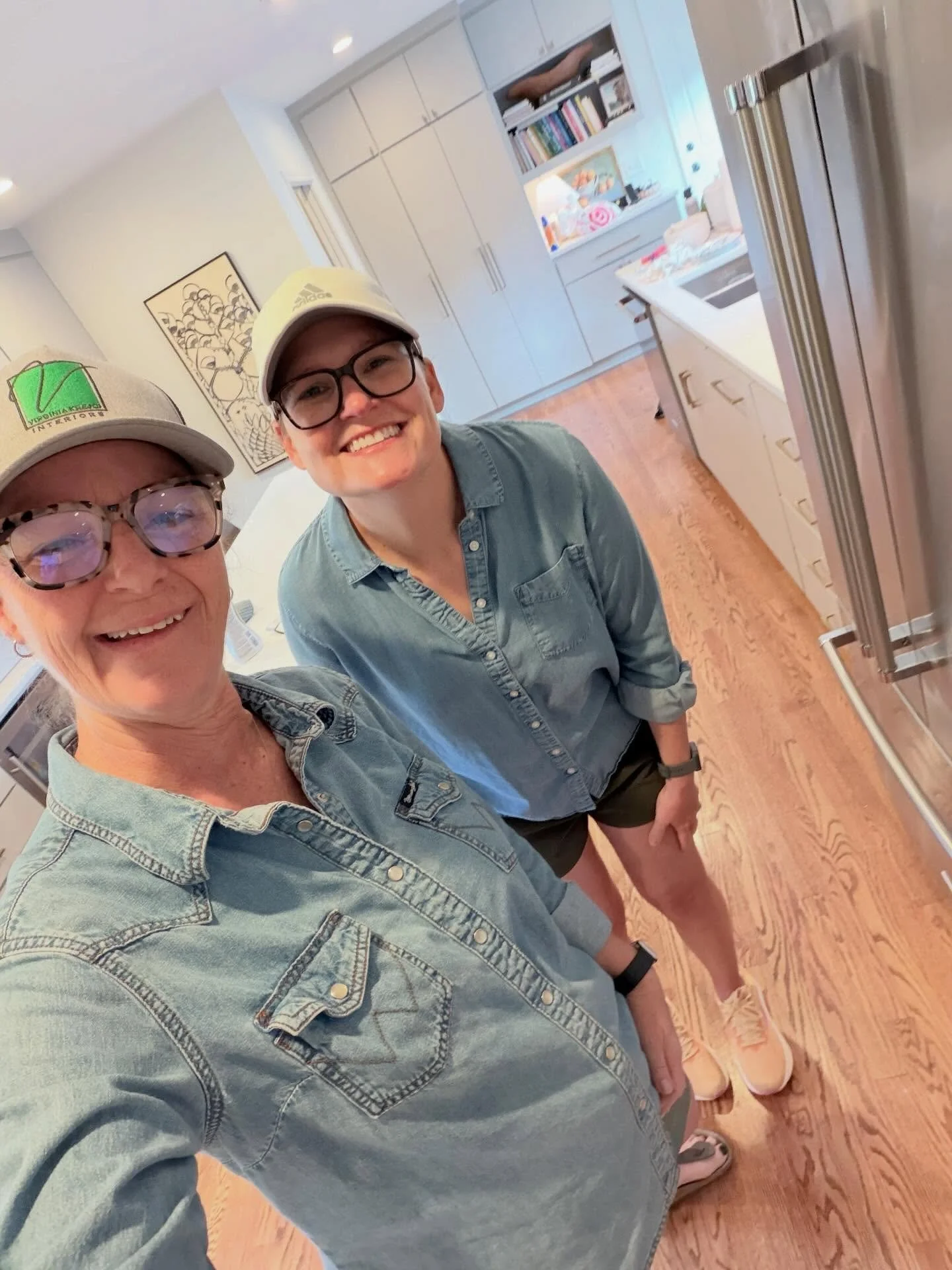Great day at VK when this happens. 

We spend a lot of time working with our clients. And sometimes, things start to feel really familiar&hellip;including accidentally matching! 😂

#vkinteriorsllc #girlcontractor #updatelh