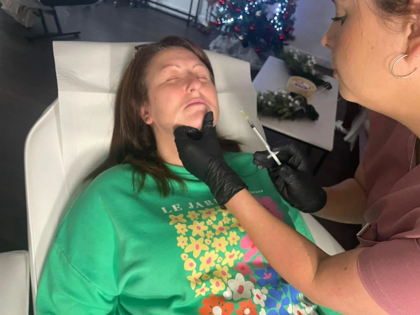 ✨ Smooth Chin, Happier Smile ✨

Did you know that anti wrinkle isn&rsquo;t just for forehead lines? It can work wonders on the mentalis (that little muscle in your chin) and DAO muscles (the muscles that pull down the corners of your mouth) too! 🙌

