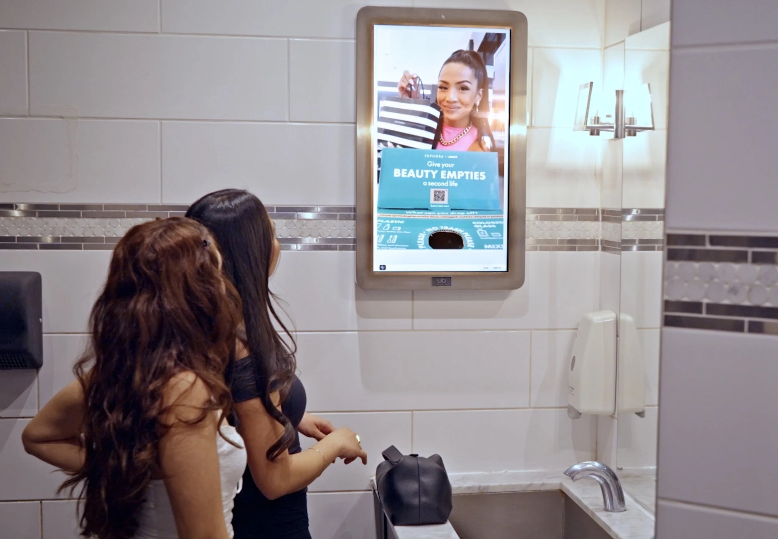 Why Restroom Advertising Works