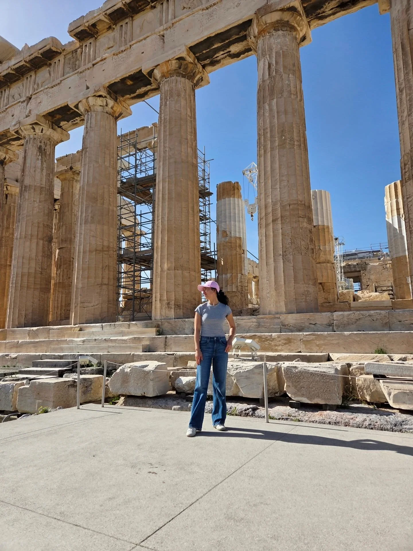 Some moments of gratitude from the past month

🏛 Visiting the Acropolis &mdash; standing there, looking at something that has witnessed centuries of history&hellip;

🥾 Hiking to the Kastri settlement in Syros &mdash; climbing with community, discov