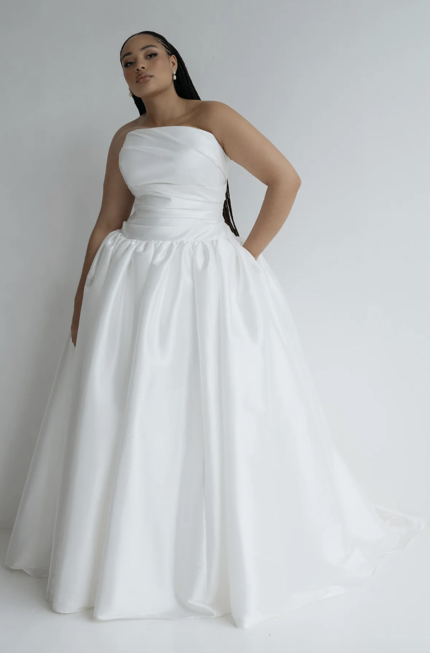Curvy Babes (bridal sizes 20 - 32)
