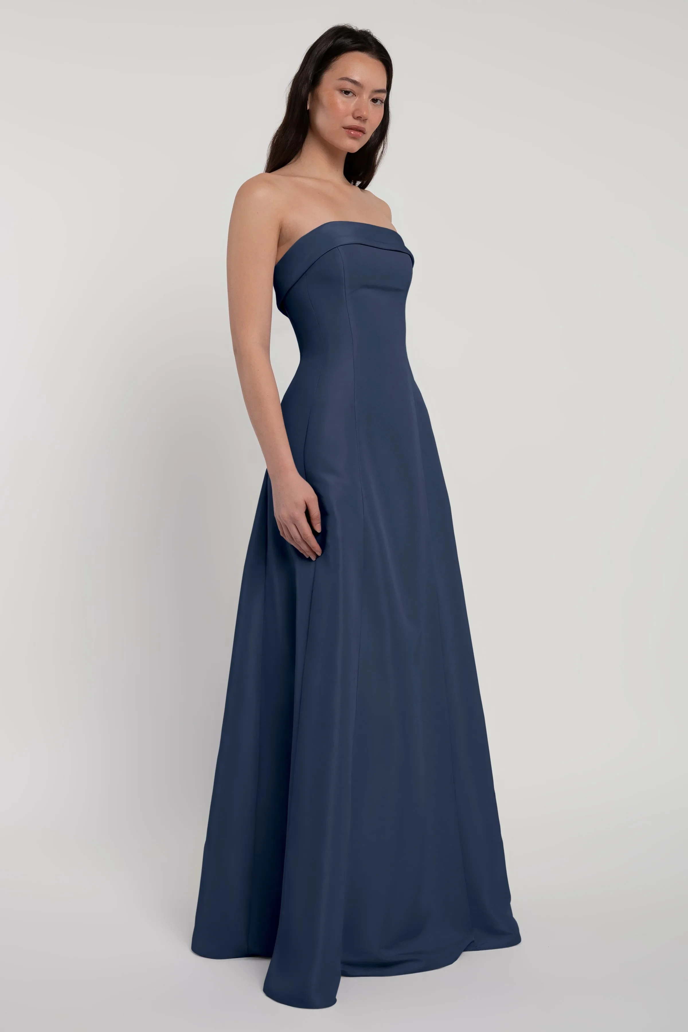Chiara in Navy