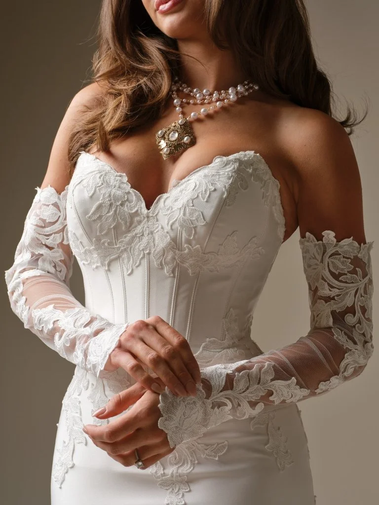 Serafina Lane w/ matching sleeves