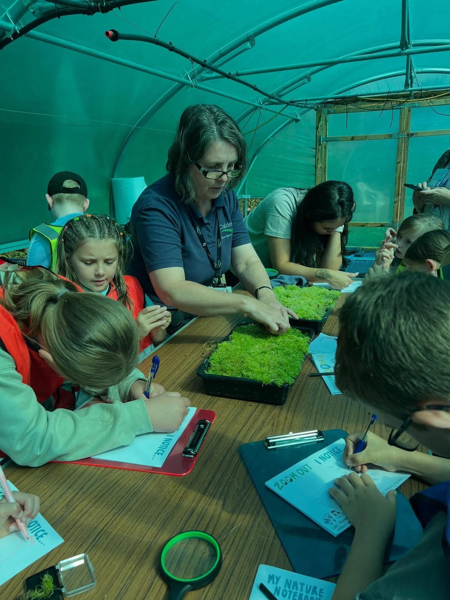 Our first workshop at Cromwell Bottom Nature Reserve with a lovely group from @timeoutcalderdale 🌿💚 

We &ldquo;got to know&rdquo; Sphagnum Moss and visited the polytunnel where Gill Wrigley from The Calderdale Sphagnum Project grows Sphagnum, to e