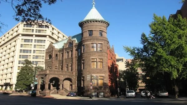 Episode 41: The Hidden D.C. Mansion Making Senate Beer and the American Dream