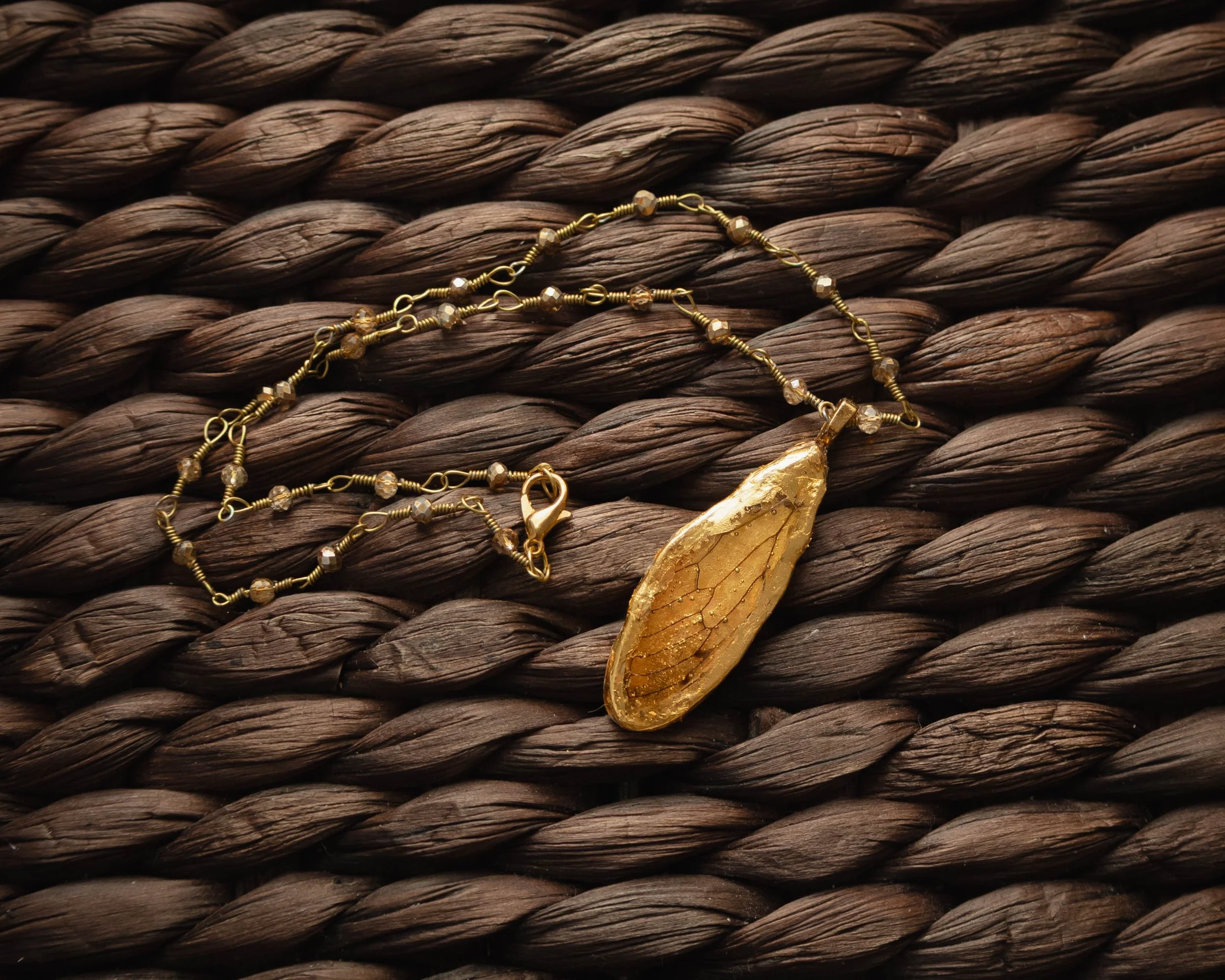 Gilded Oidea Pendant & Beaded Chain