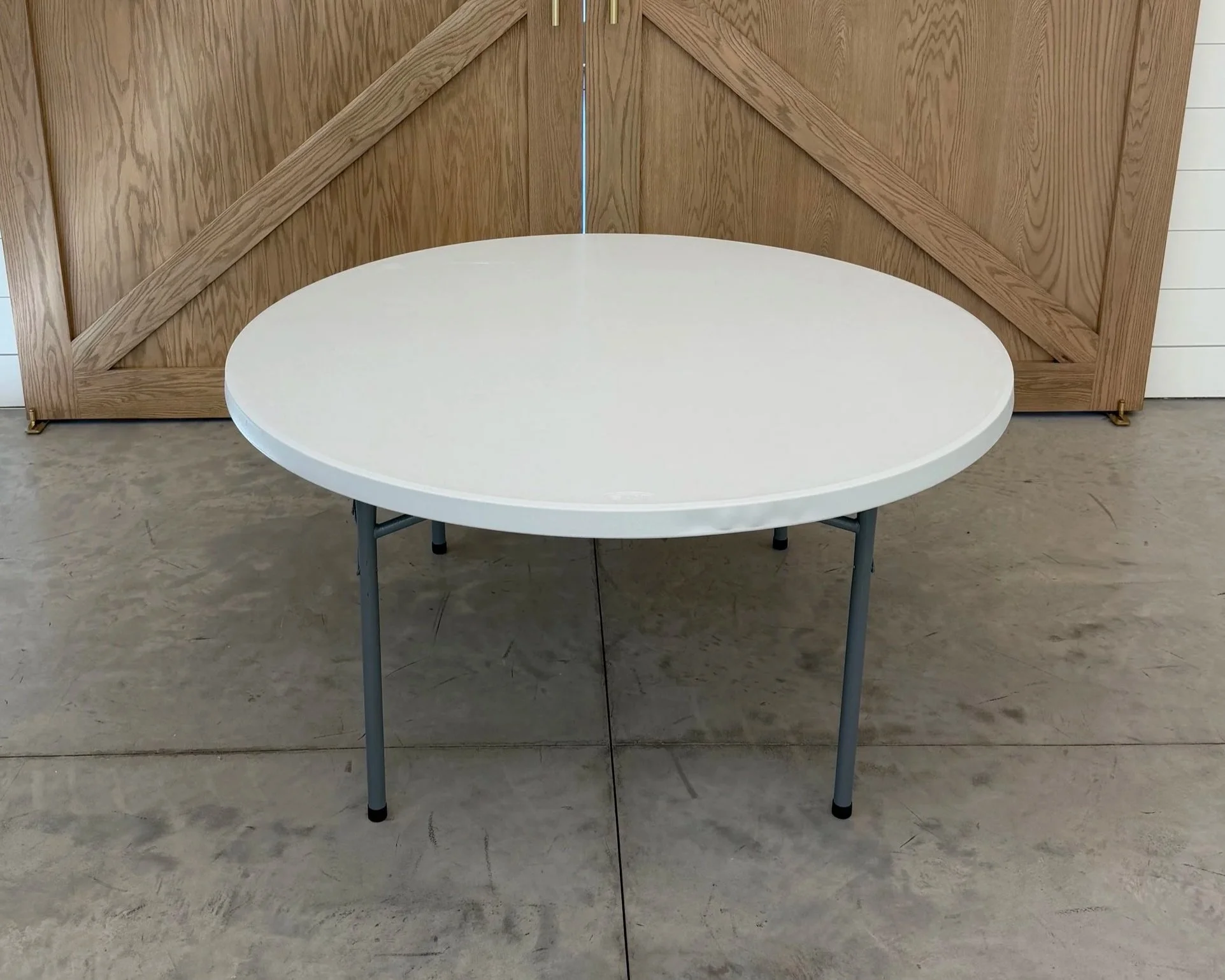 60" Round Tables (28)
