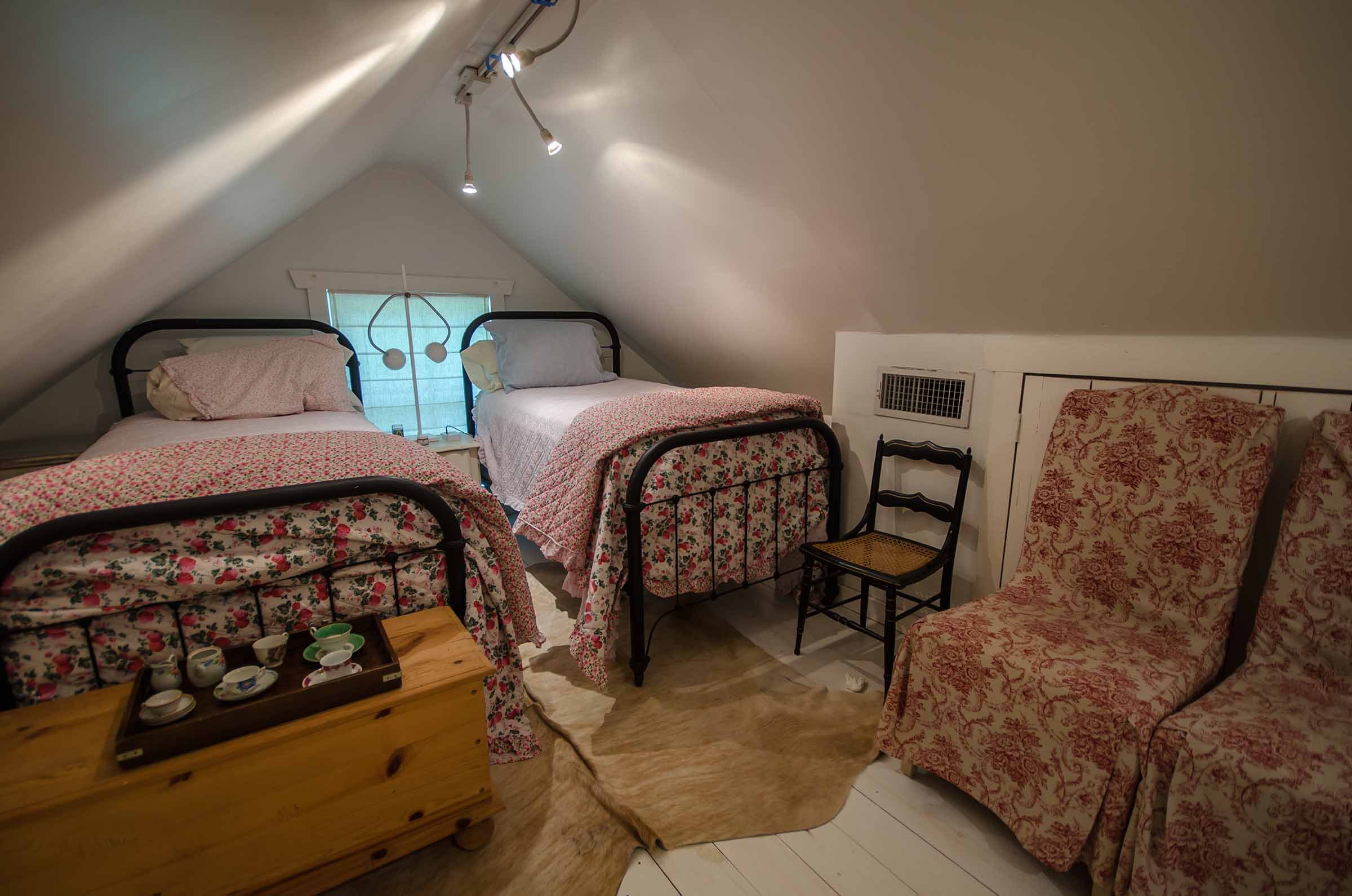 The 1895 Farm House - Short Term Rental in Round Top, TX - Lonely Goat Farm