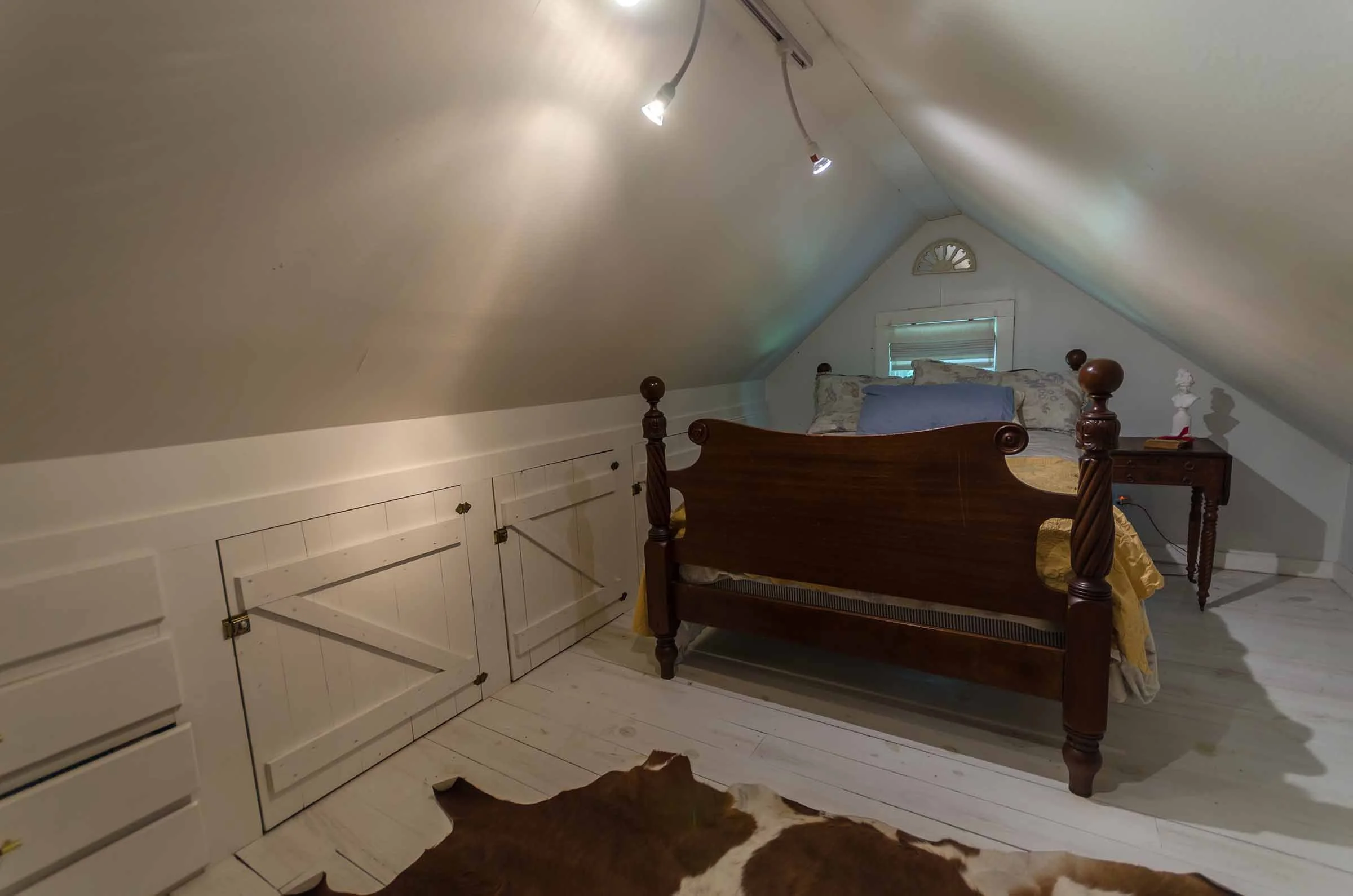 The 1895 Farm House - Short Term Rental in Round Top, TX - Lonely Goat Farm