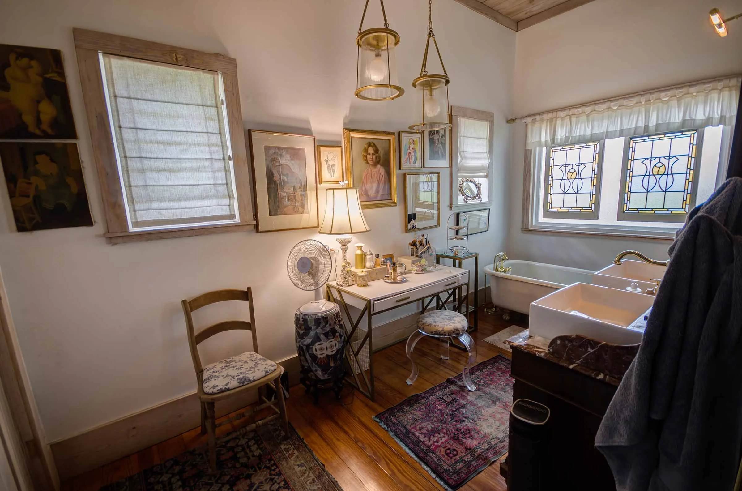 The 1895 Farm House - Short Term Rental in Round Top, TX - Lonely Goat Farm