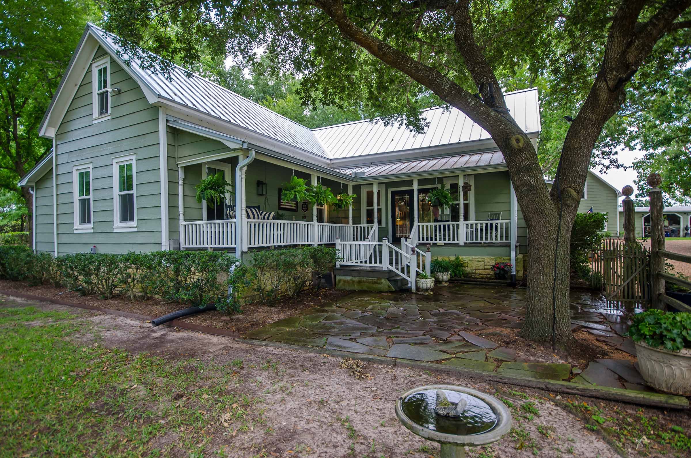 The 1895 Farm House - Short Term Rental in Round Top, TX - Lonely Goat Farm