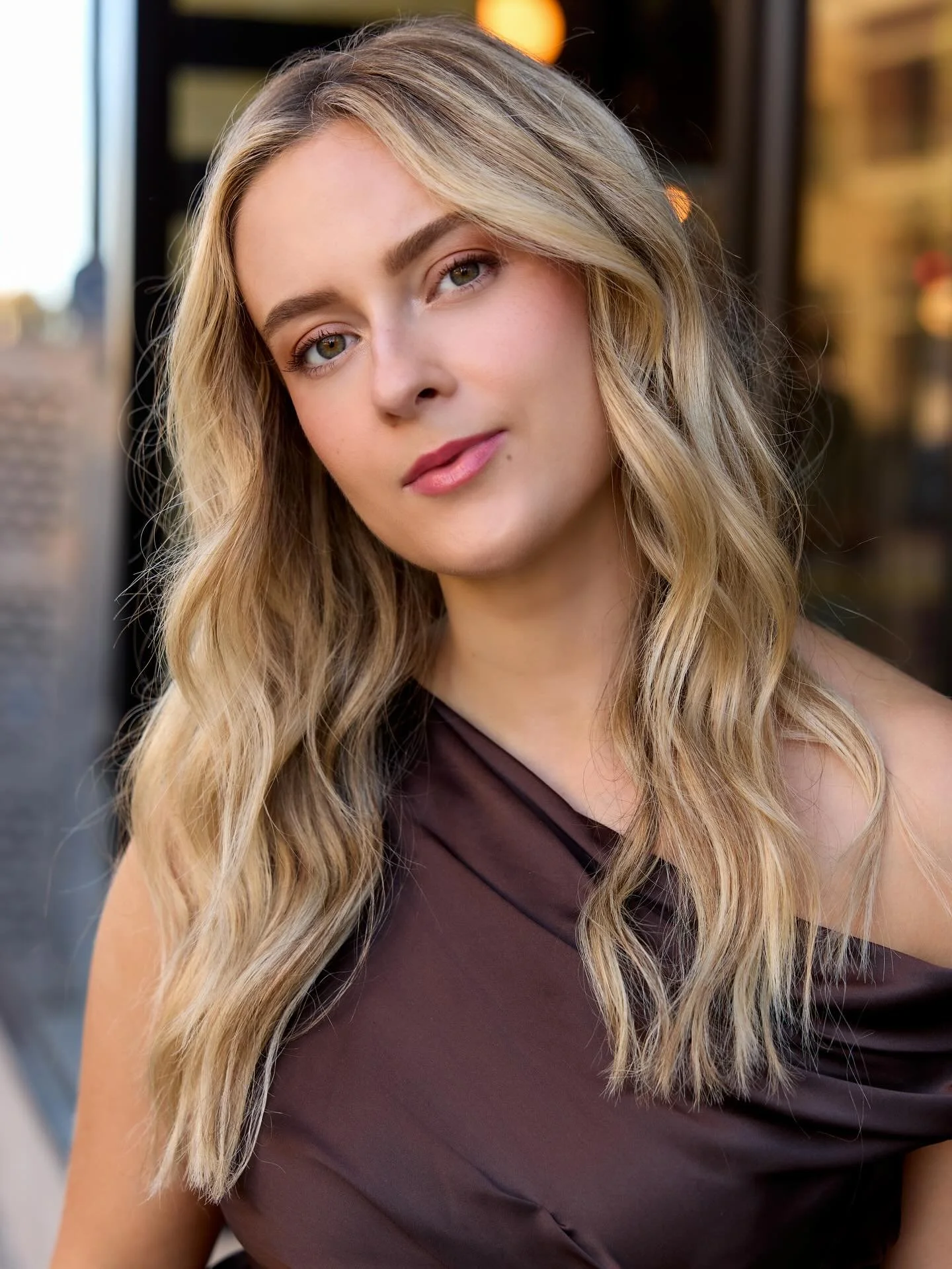 espresso. cocoa. walnut. mocha. umber. etc.

(@perllllz 🤎)

#losangelesactress #editorialphotoshoot #modelactress #modernmuse #naturallighting #reformation