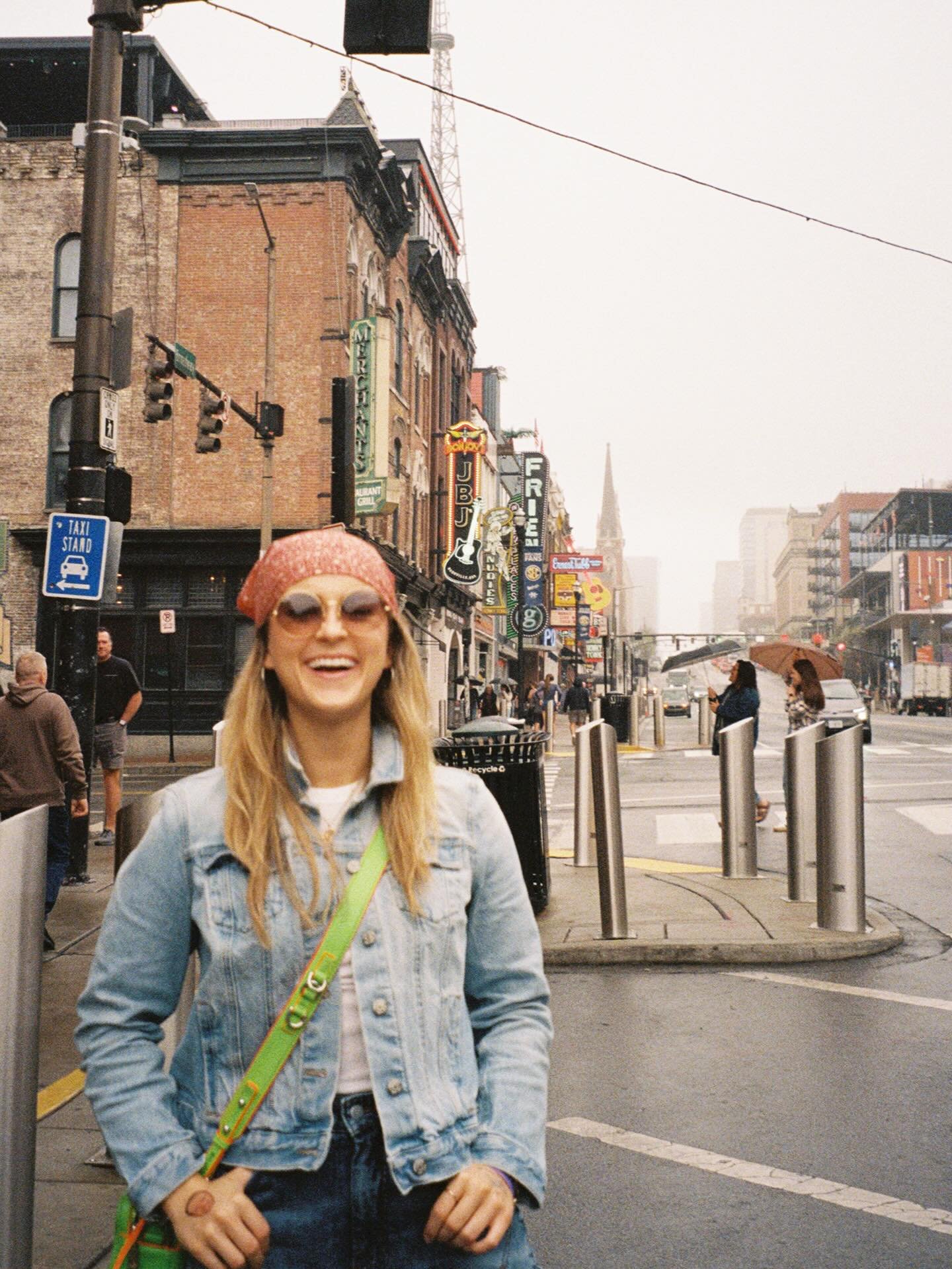 not pictured: the $80 of elvis merchandise I had to squeeze into my carry on 

#nashville #35mm #minoltahimatic #travelfilm #elvispresley