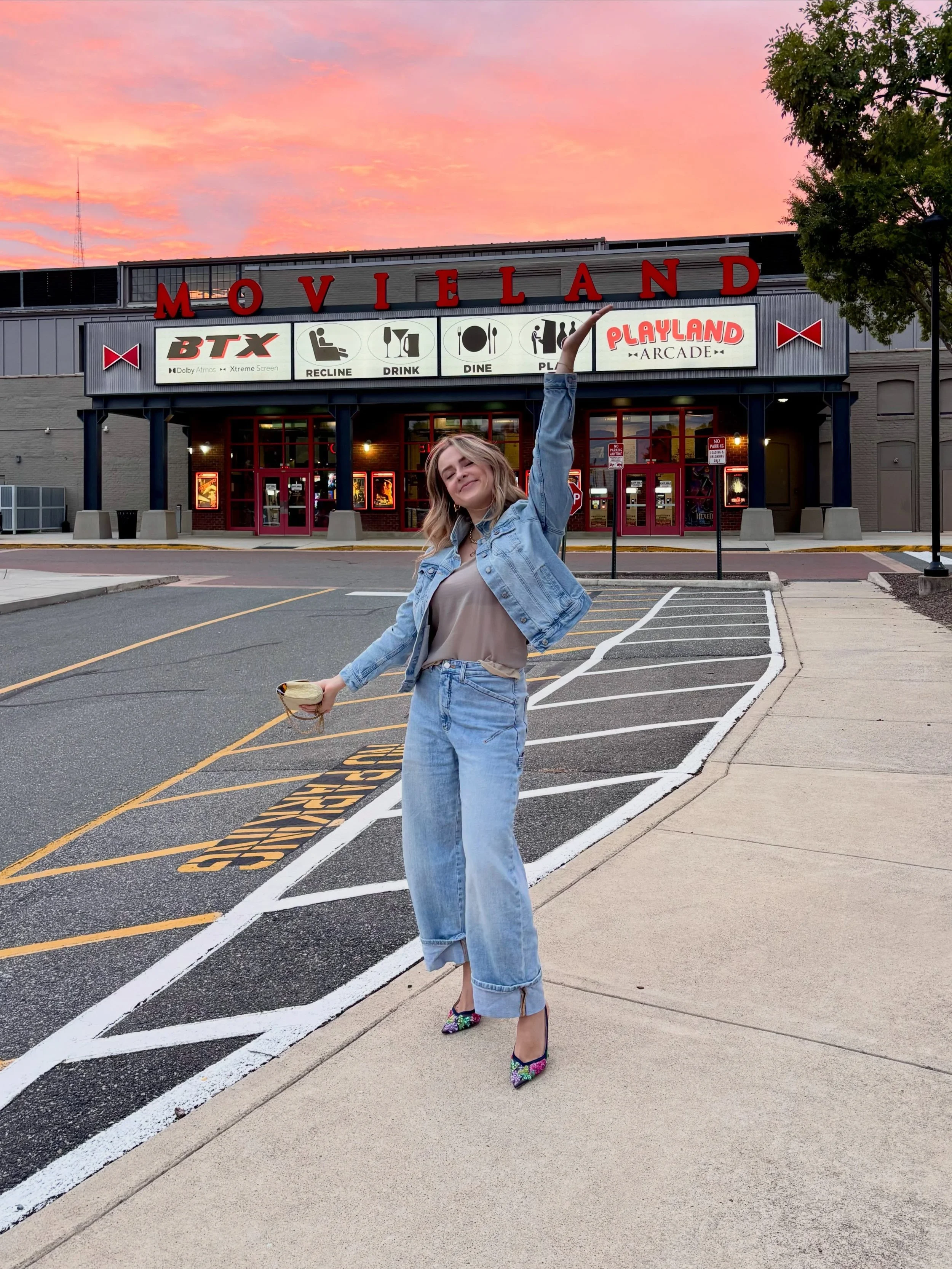 turns out it&rsquo;s pretty cool when a little film you made almost two years ago premieres in festival competition in your hometown and screens at your favorite childhood movie theater!!!

more to come but THANK YOU @riffrva @vafilmoffice &hearts;️ 