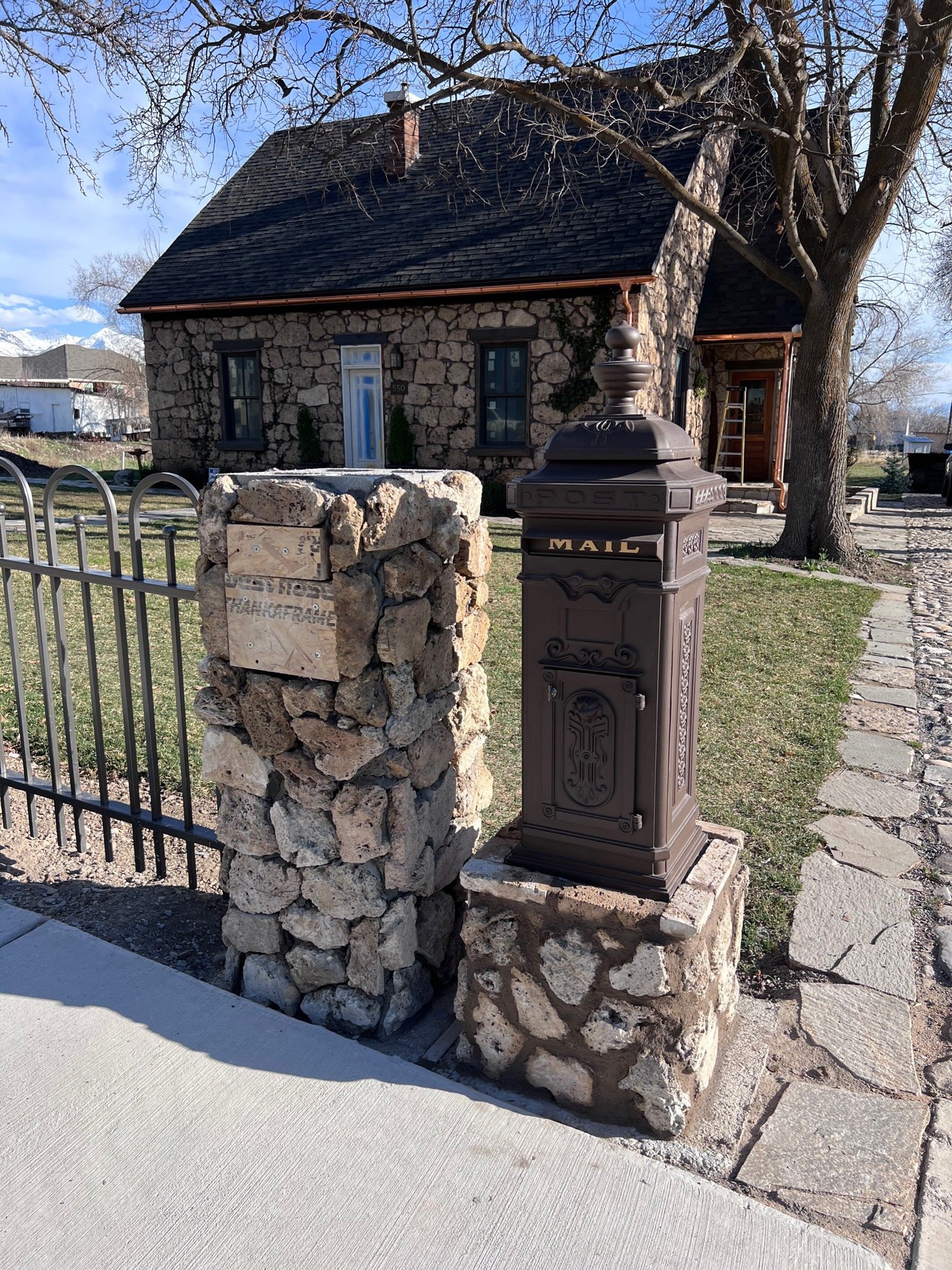 Mailbox.jpeg