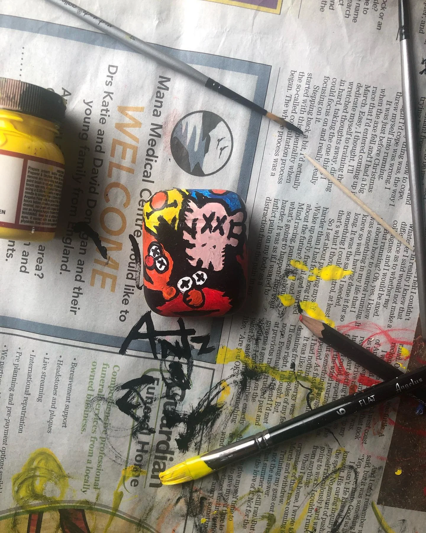 Inspired by KAWS

Customised my AirPods and stained my carpet, 
📈📉

-Working on a book currently Excited for that 📈📈

#airpodcustom 
#customairpods 
#kaws 
#kawscustom