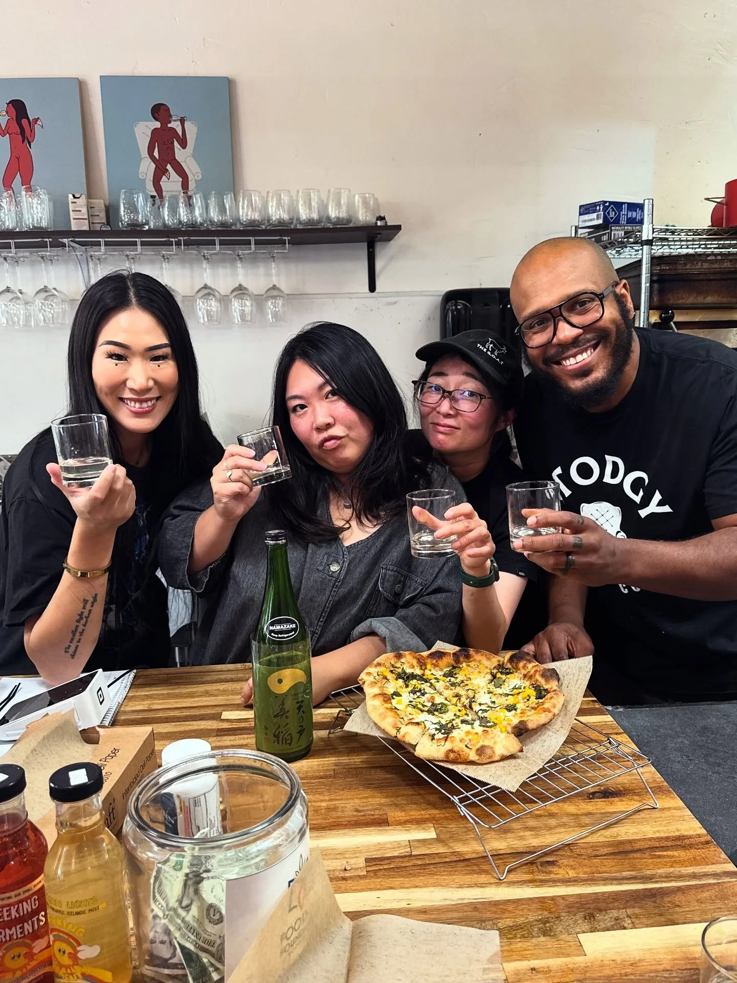 🍕🌏 WORLD PIZZA DAY x PIZZAKAYA 🍶✨
October 1st @hannyatousea 

Pulling up with the dream team &rarr; @ibruffin of Pizza by Ruffin @pizzabyruffin Chef Soma @somamutsuko , Jane the Mane @yongwonee (and our magic eye behind the lens of our r&amp;d ses