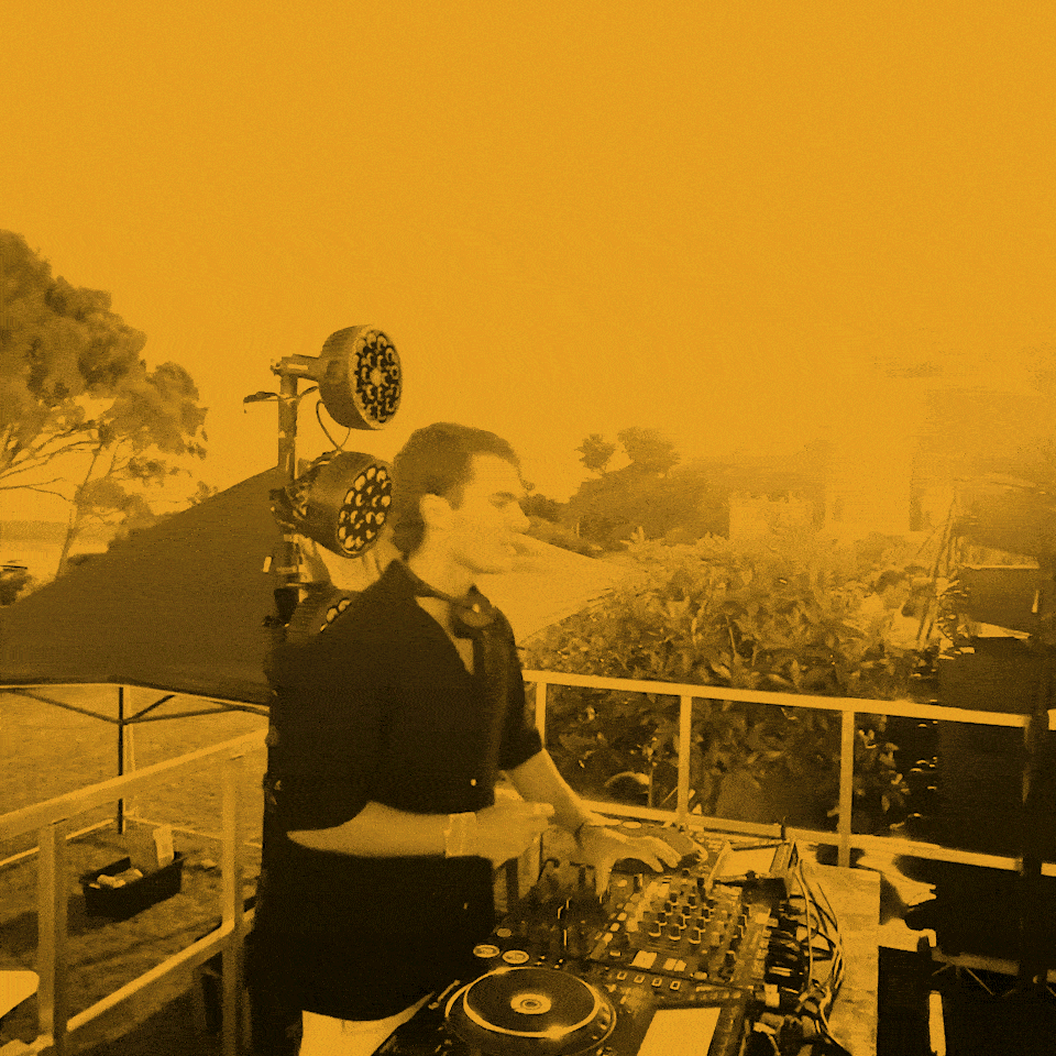 Jake Webb - Yellow GIF B.gif
