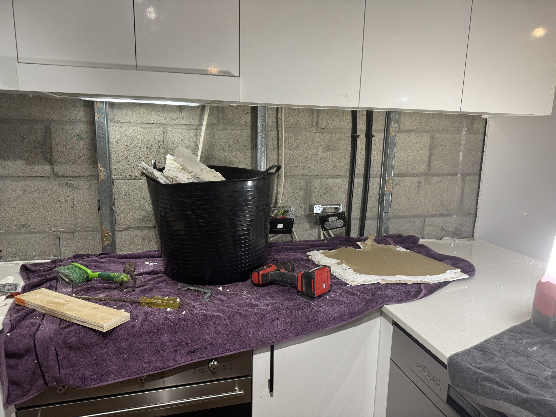 splashback with gyprock removed.jpg