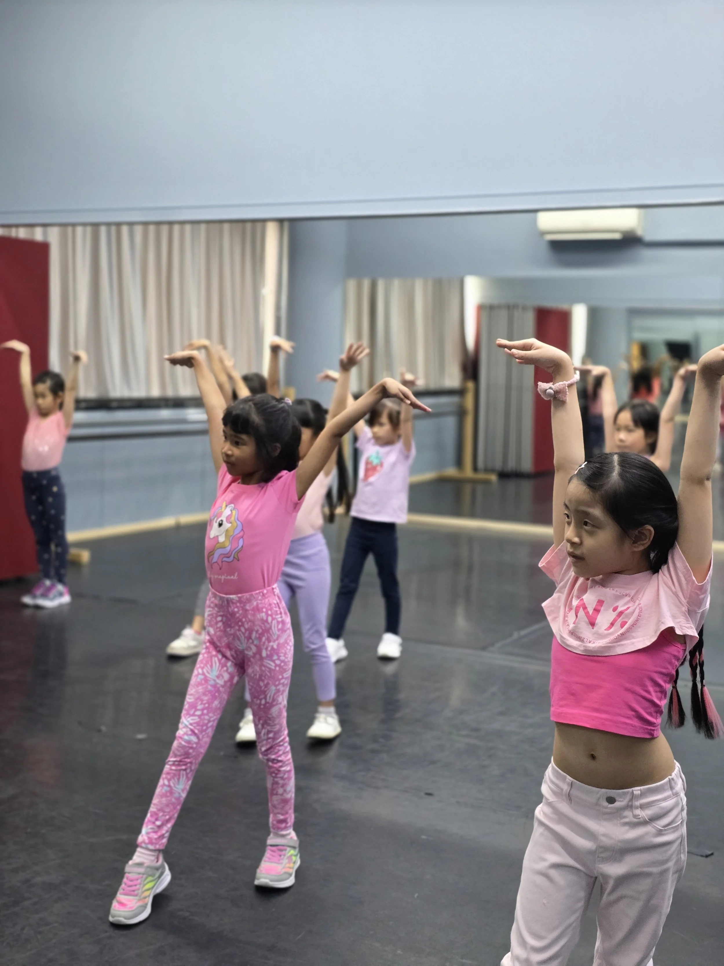 young kids dancing to kpop demon hunter songs
