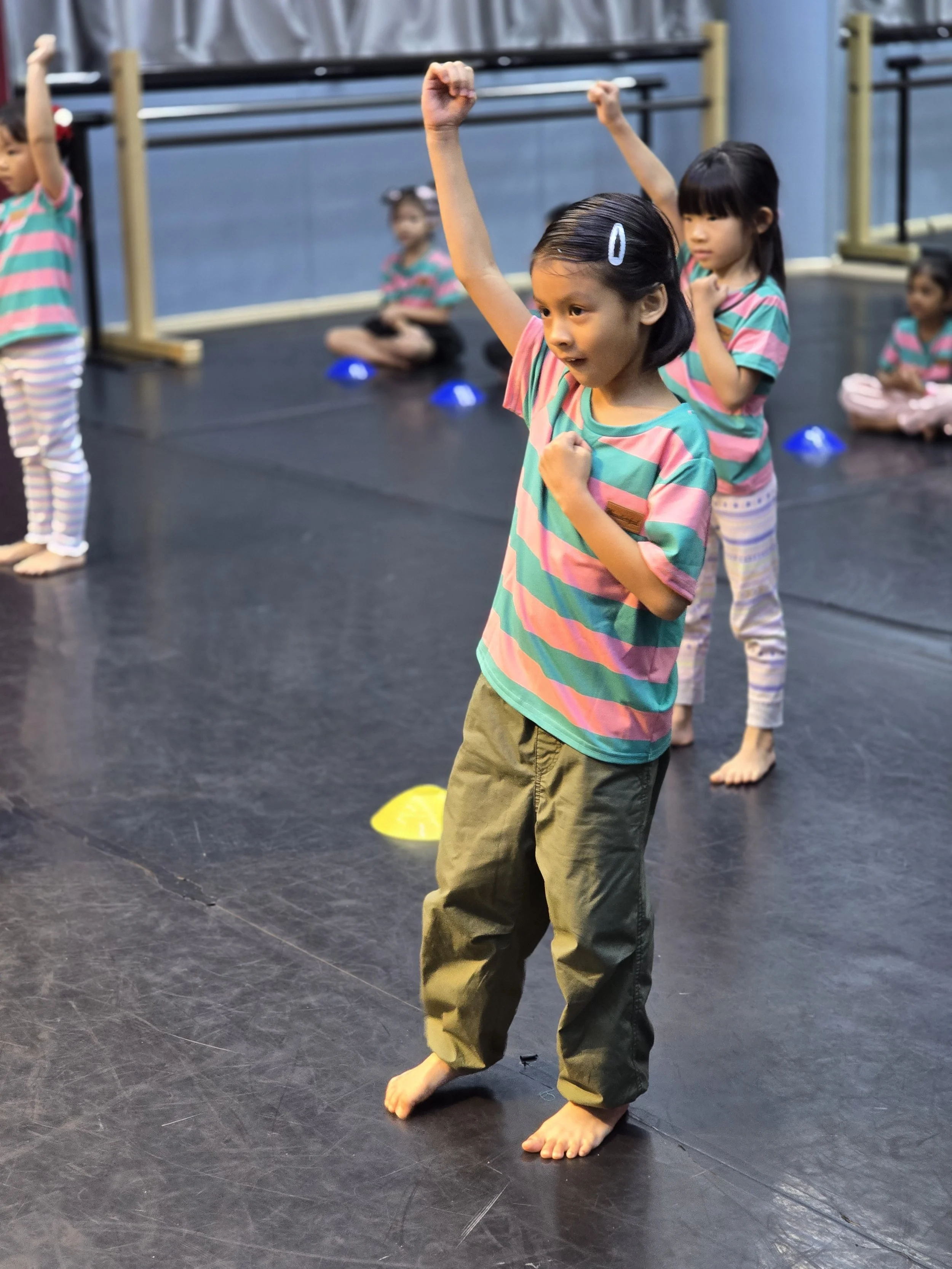 children dancing hip hop