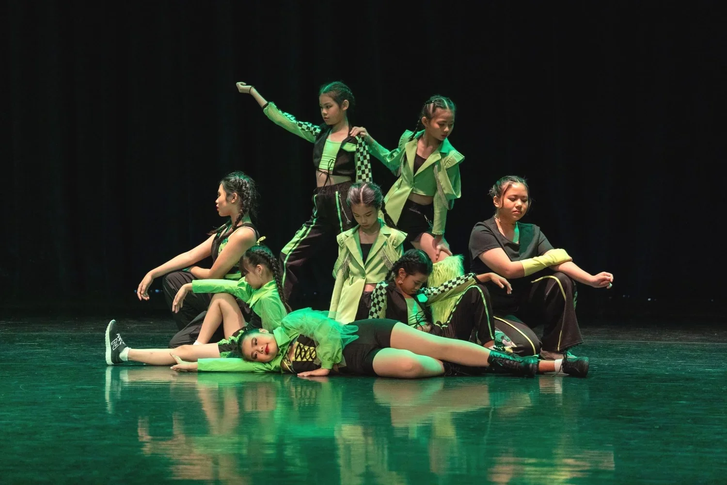 children dancing to kpop