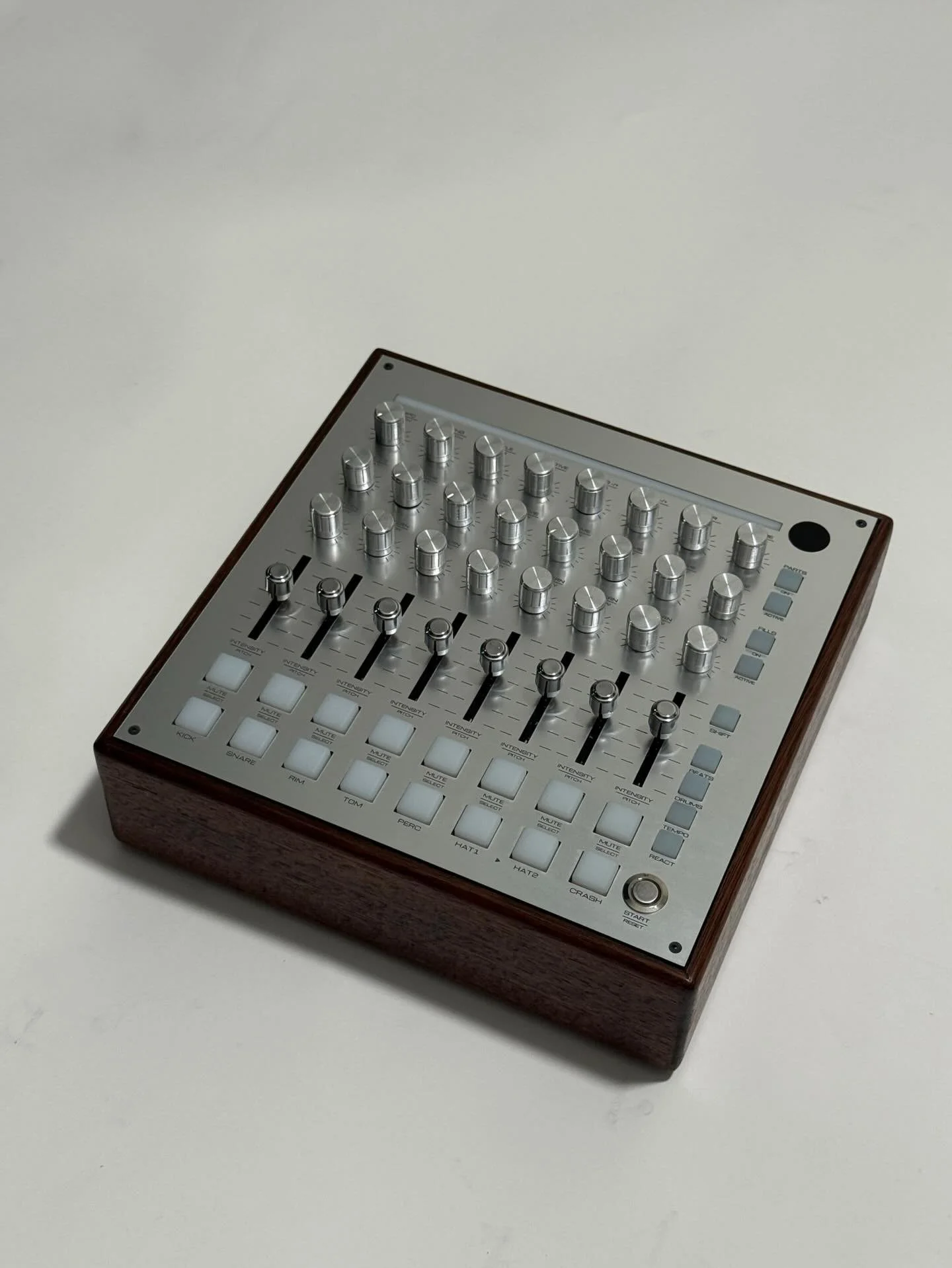 Combining generative beat-making with audio-reactivity, SpaceDrum is a rhythmic revelation. The first drum machine that listens and responds. 

It&rsquo;s an idea machine, an intuitive rhythm instrument, and the ultimate jam companion. 

Individually