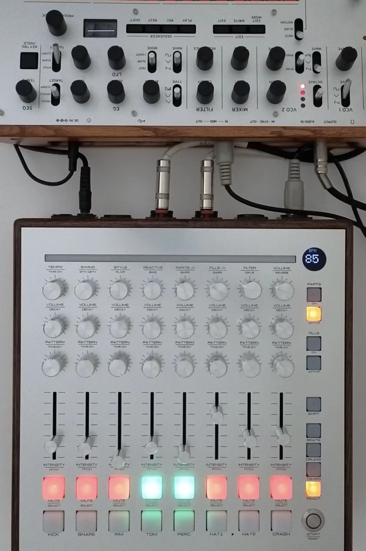 Reactivity Jam featuring the Korg Monologue