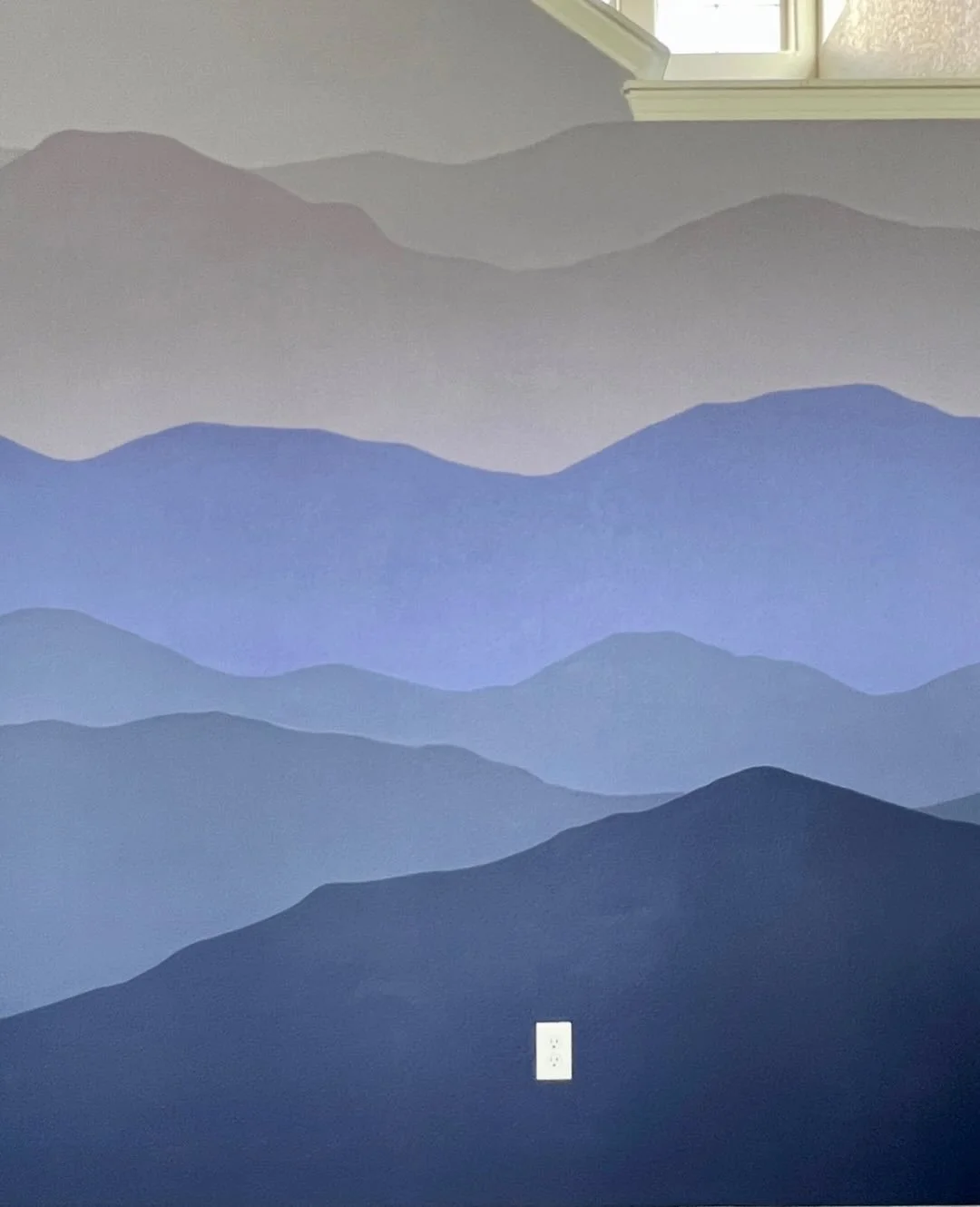 Commissioned 140 sq ft mural!

Thank you to the duo who let me paint half their living room, concept was based on the Rocky Mountains. With the rolling ridges and mountain silhouette you see when they are at a distance. Absolutely thrilled to be apar
