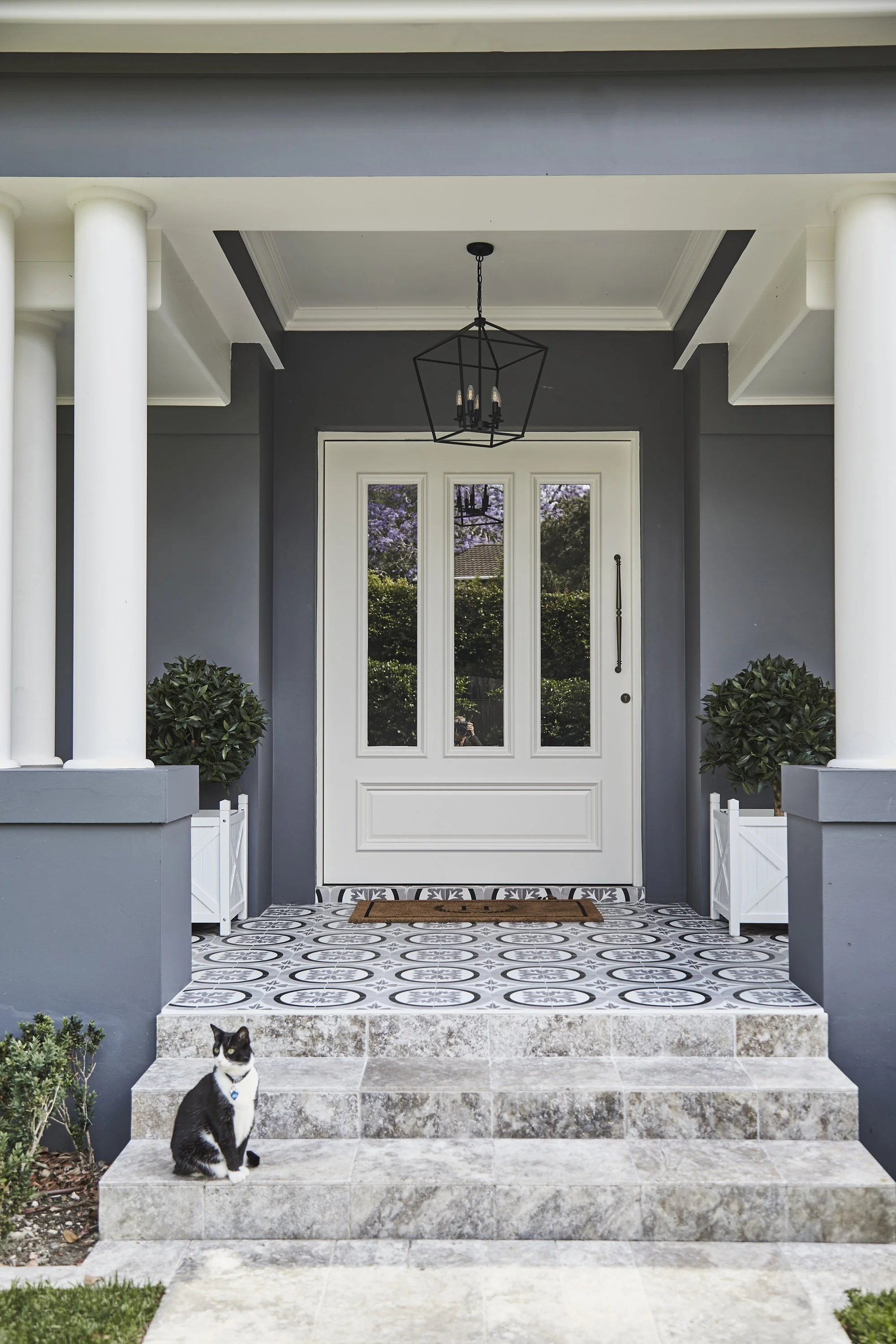 Wahroonga-North+Shore+Sydney-interior+design-entry+way-studio+belle-luxury+homes.jpg