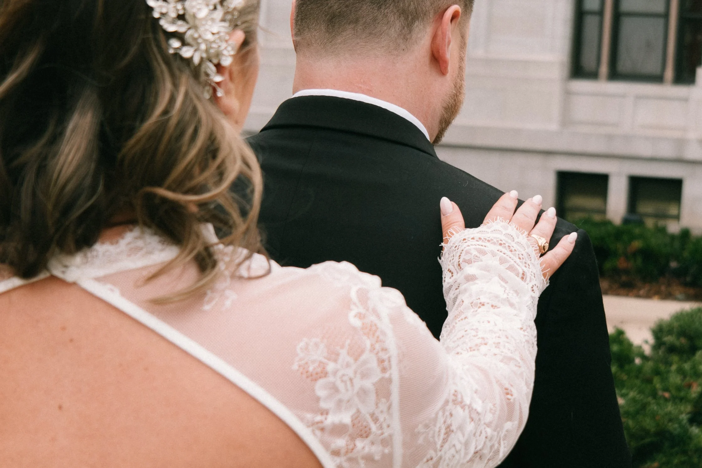 a courthouse wedding first look outside of Chattanooga City Hall