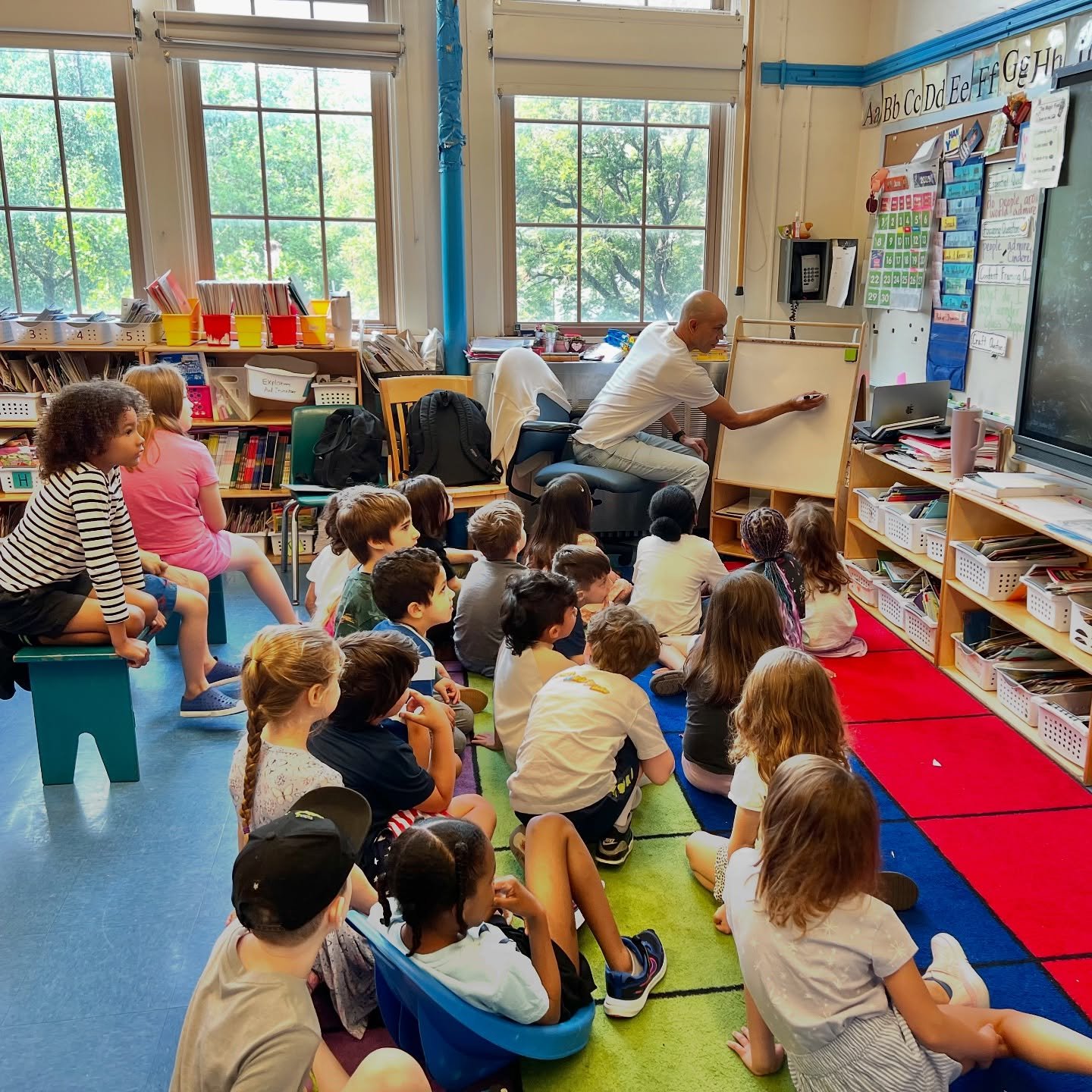 👁️❤️🗽Got to do an impromptu #DexDingo reading at P.S. 003 Charrette School in my old neighborhood courtesy of the wonderful @eatkhake ! There is nothing quite like the big apple.