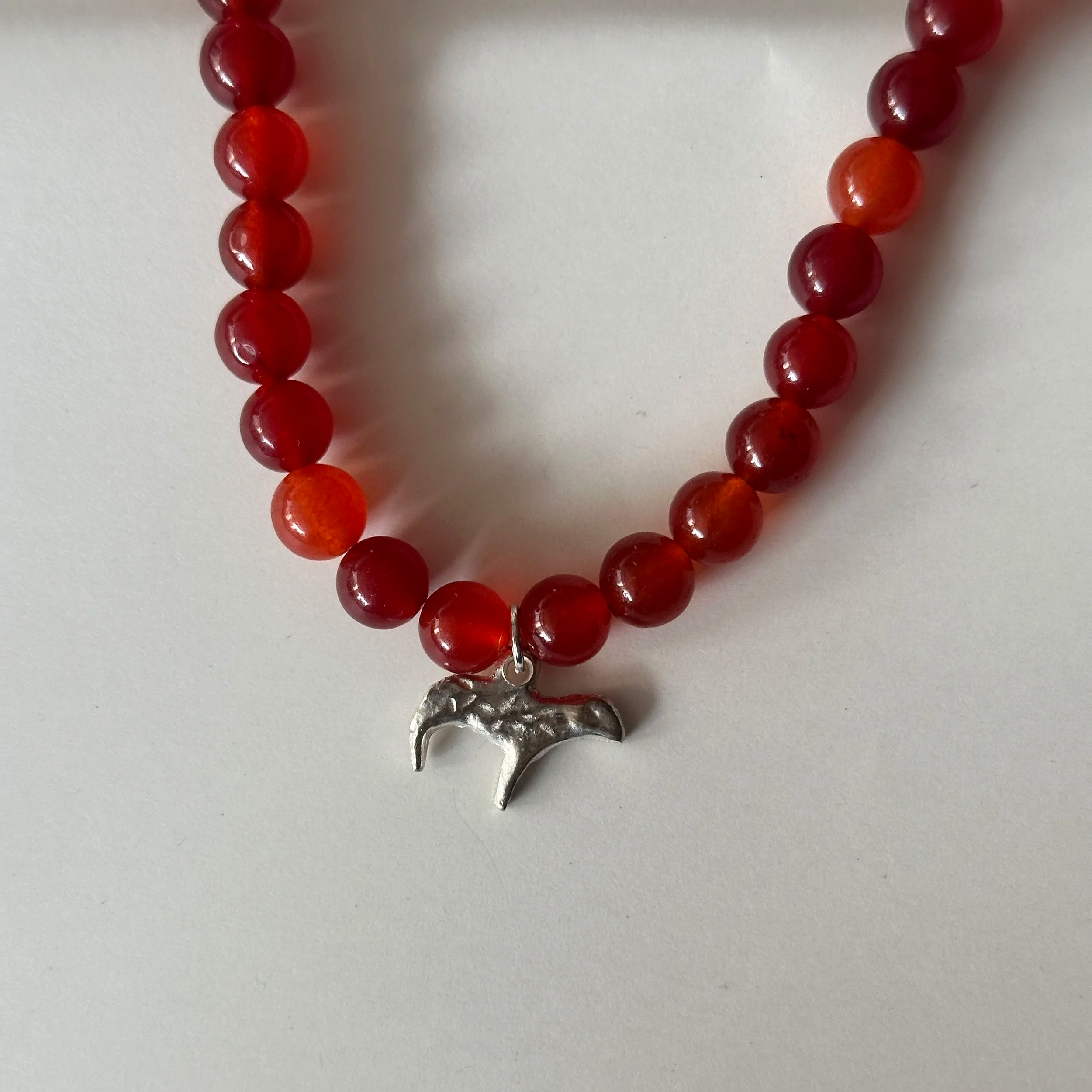 Collar piedra y milagro PLATEADO con Ágata Roja y Cordero (copia)