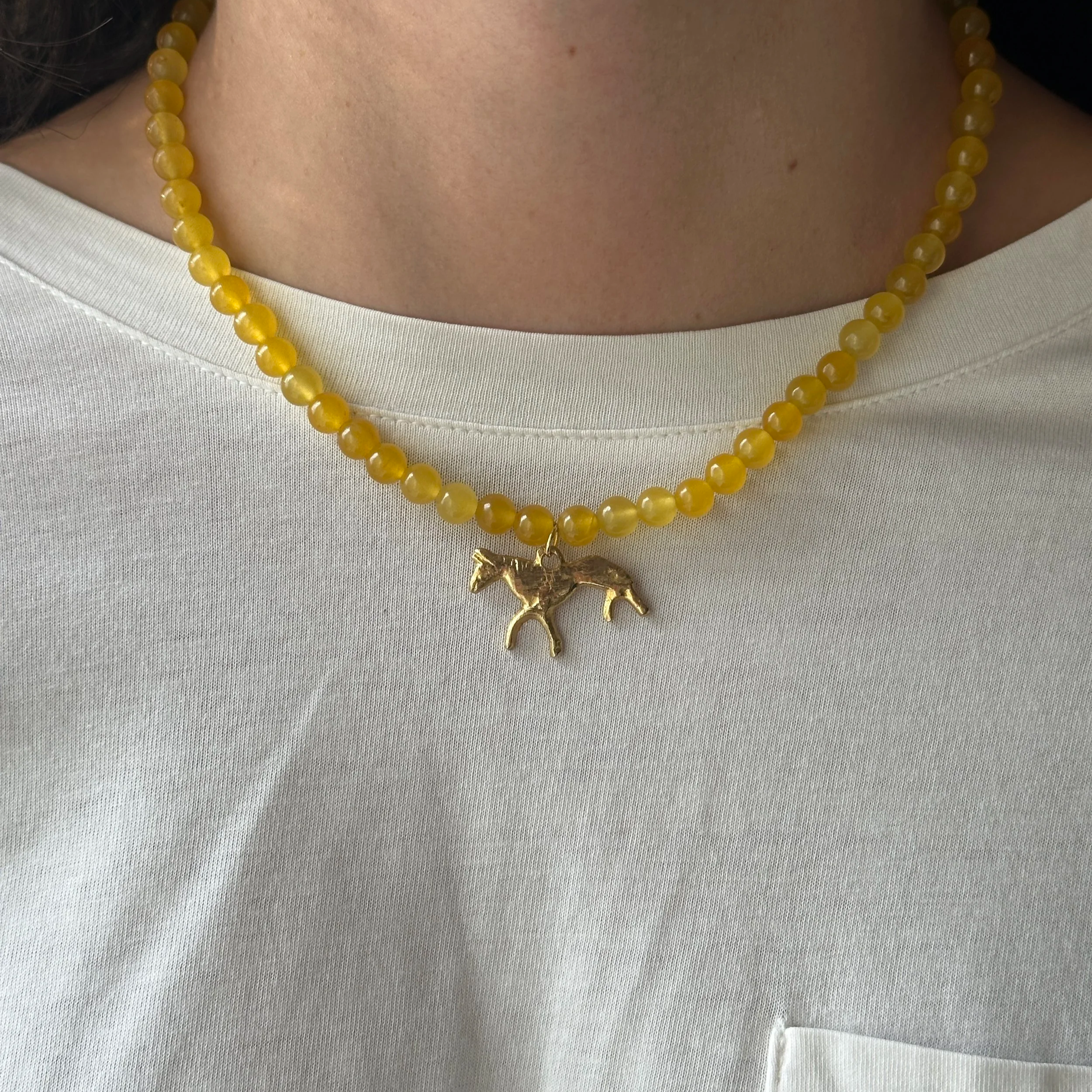 Collar piedra y milagro DORADO con Ágata amarilla y Caballo (copia)