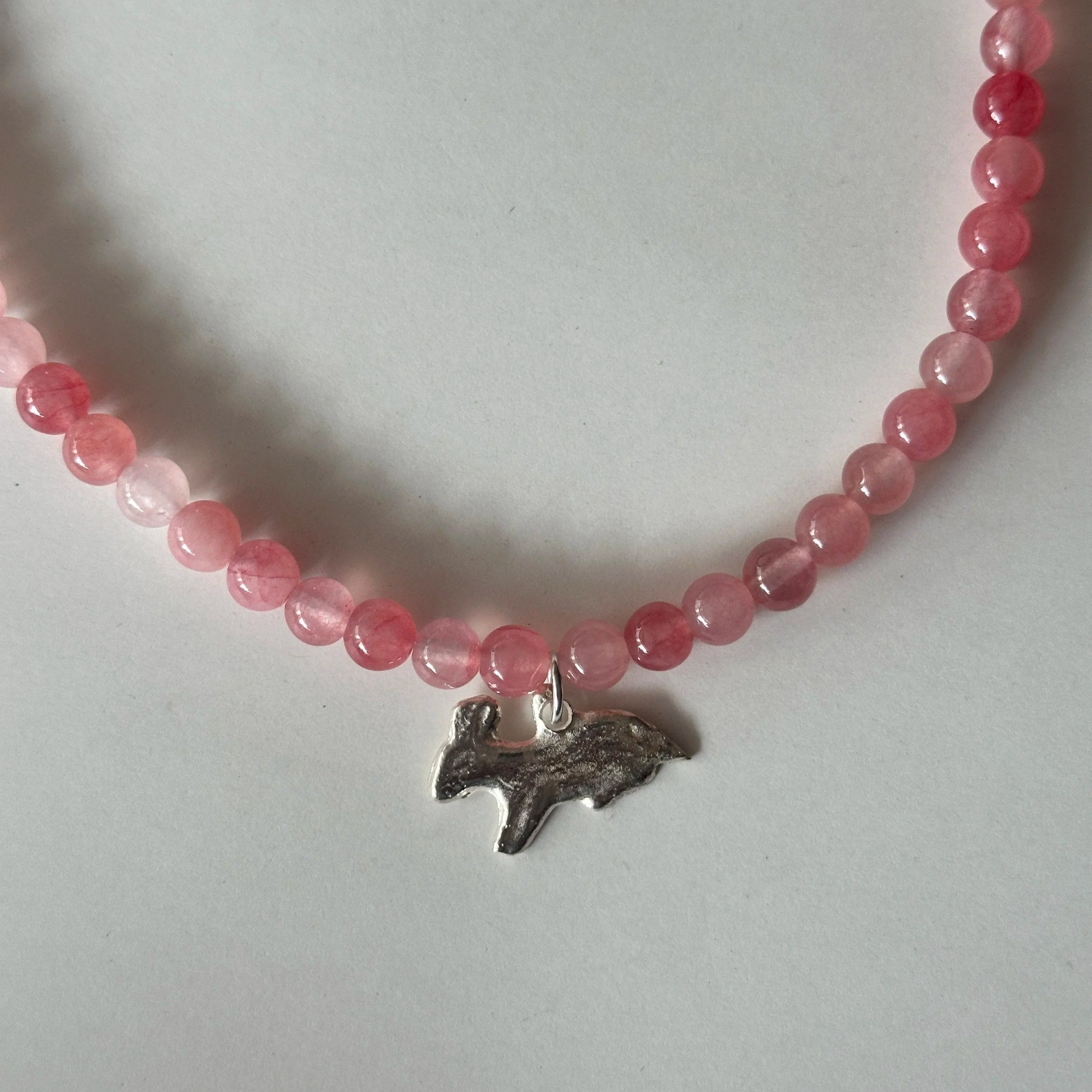 Collar piedra y milagro PLATEADO con Ágata Rosa y Conejo (copia)