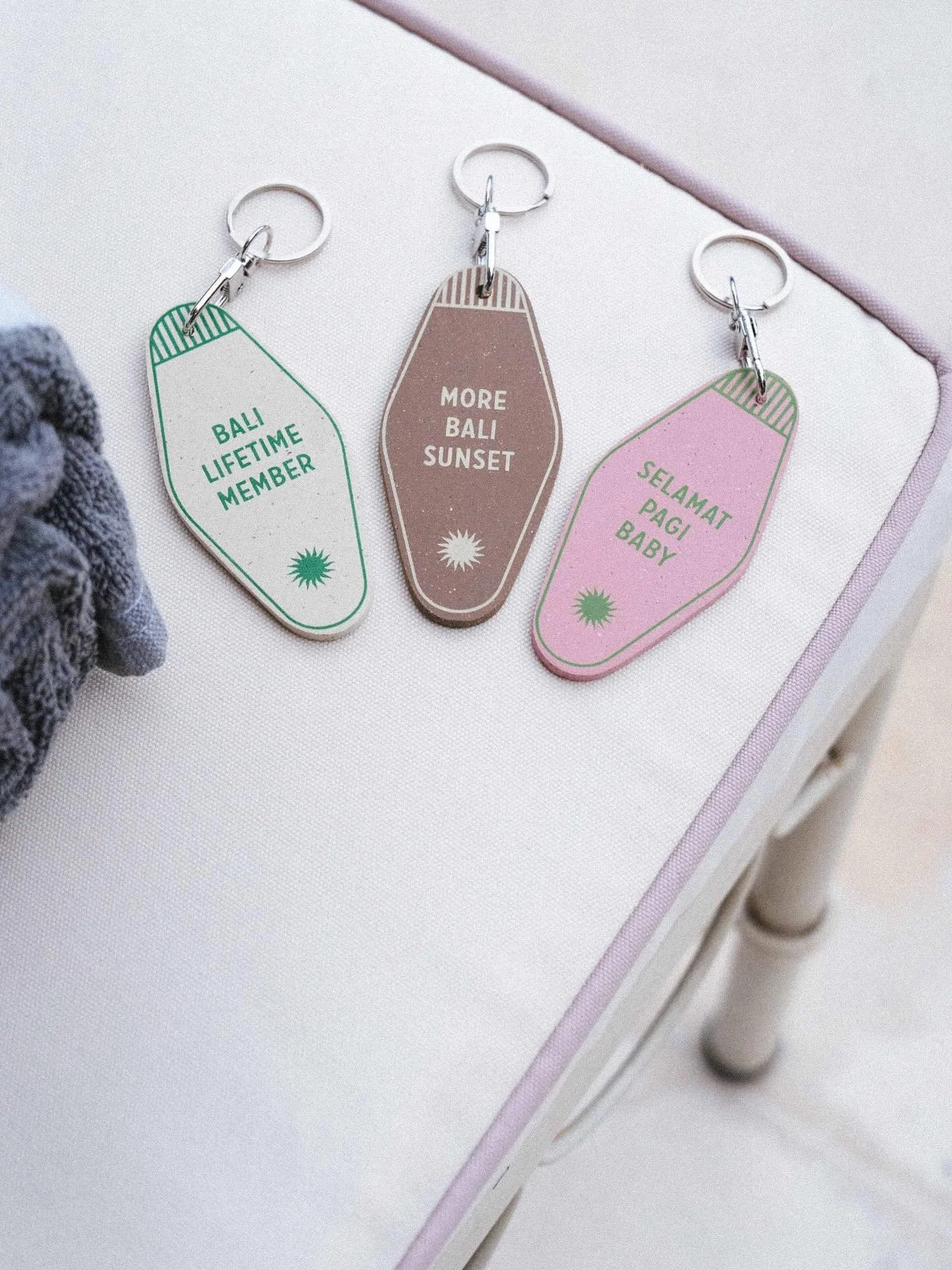 Once forgotten flip-flops on the beach&hellip; 🌞 
Now turned into the cutest little keychains.
We collected abandoned sandal soles from Bali&rsquo;s beaches, cleaned them up, and gave them a new life, upcycled into one-of-a-kind treasures.
Stamped w