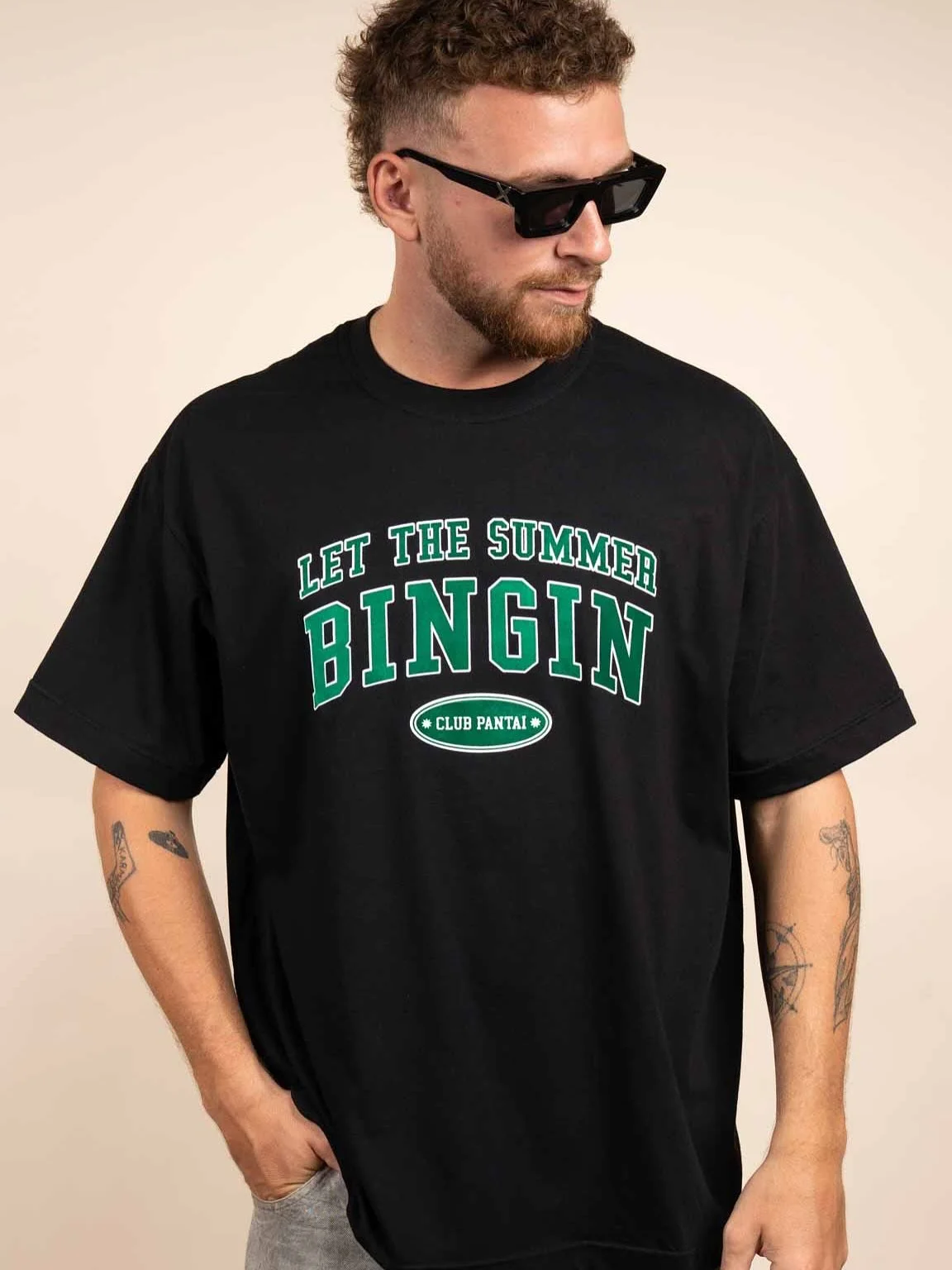 The Let the Summer Bingin Tee is more than just a t-shirt. It&rsquo;s a tribute to the iconic village of Bingin, its unique charm and sunny vibe. 🌞 
Unisex, perfect fit, ultra-soft cotton with its green velvet print as the signature detail. 
Ideal f