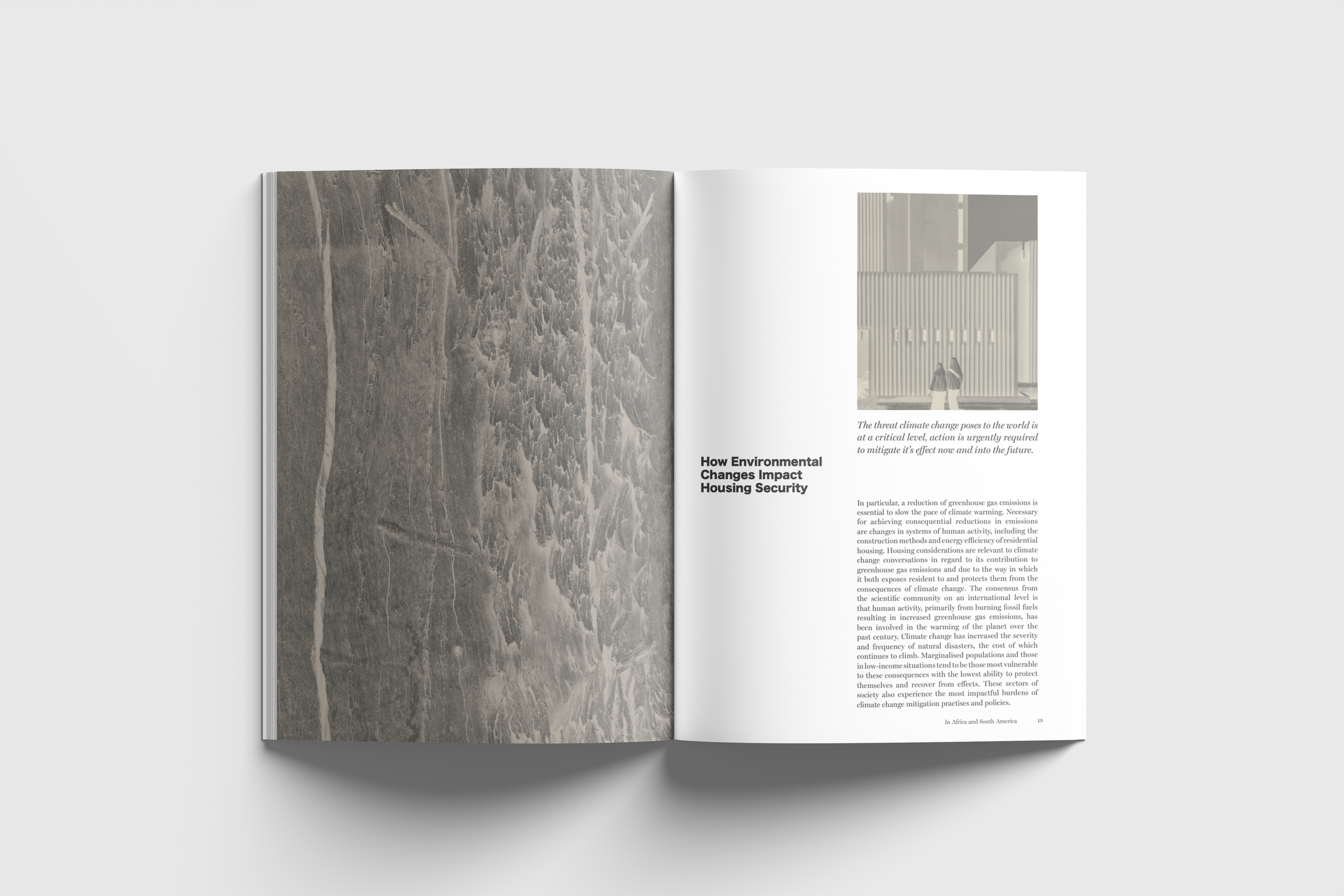 01 Free A4 A5 Magazine Mockupi.png