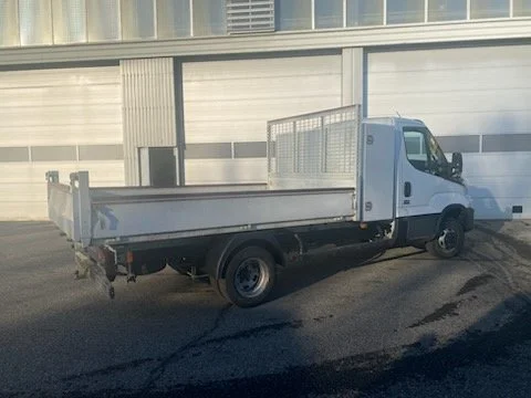 IMG_31591 (1) (002).jpg