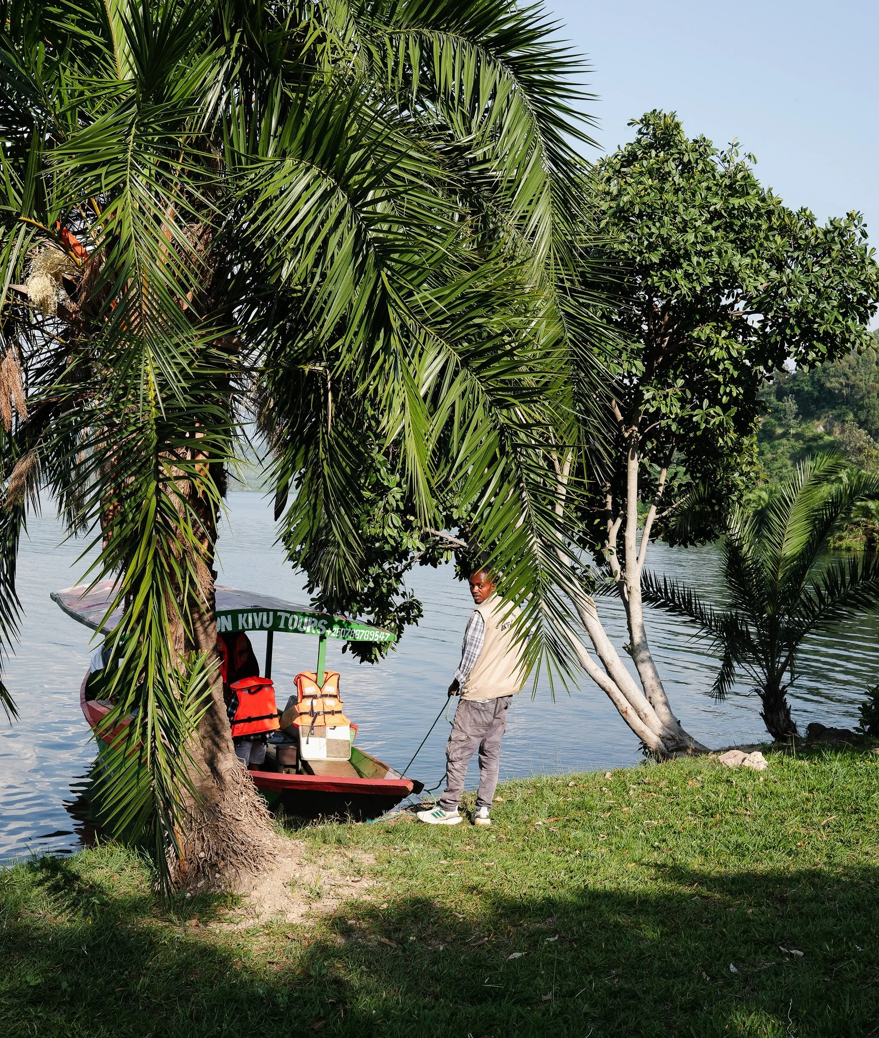 🛶🌿 Discover hidden gems and breathtaking views. Book a boat trip around Lake Kivu&rsquo;s islands directly at the lodge.

 #umurobyilodge #lakekivu #eastafrica #luxuryhotel #visitrwanda #slowtravel #boutiquehotel