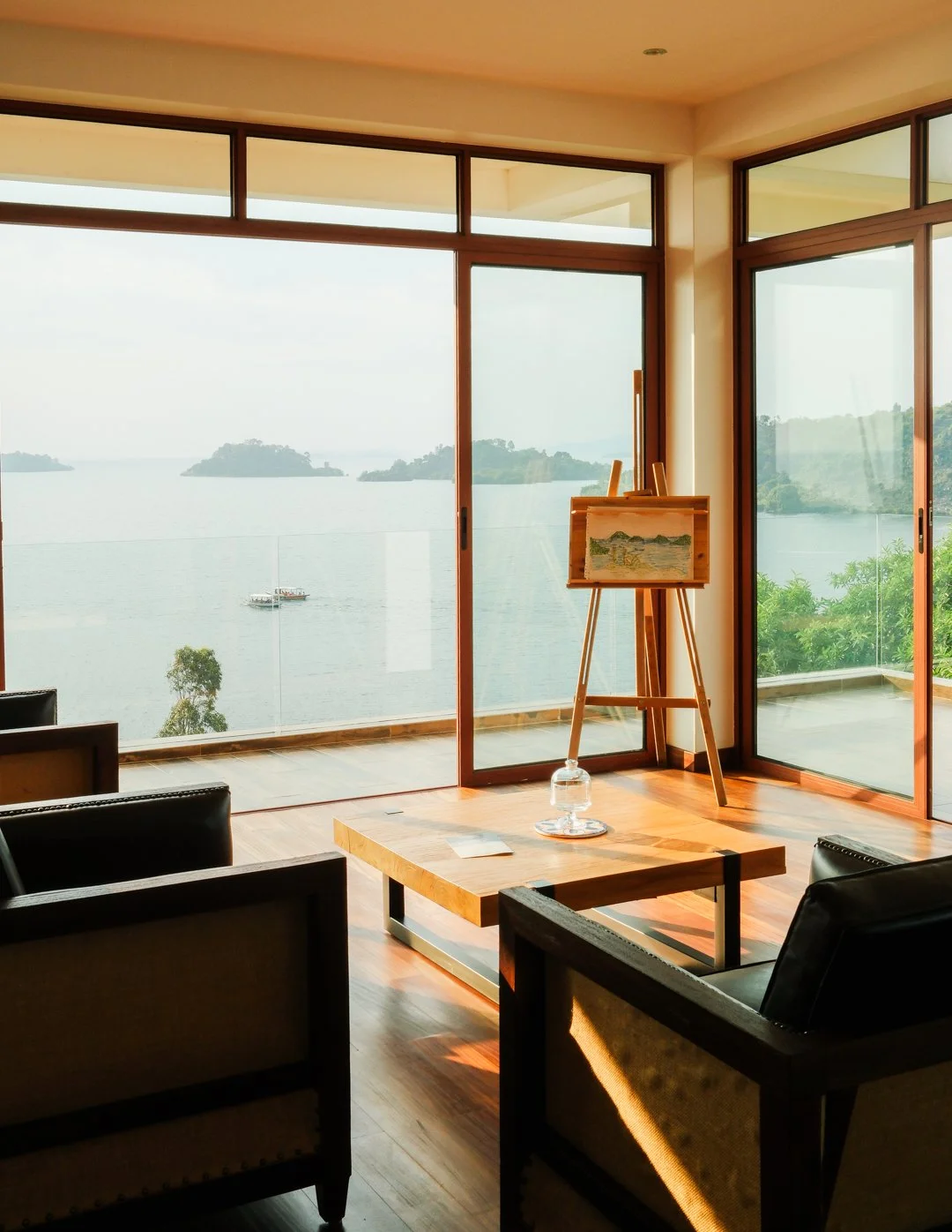 🌅🥂 Golden hour, a glass in hand, and the lake at your feet... evenings at Umurobyi Lodge are unforgettable.

 #boutiquehotel #slowtravel #visitrwanda #luxuryhotel #eastafrica #lakekivu #umurobyilodge