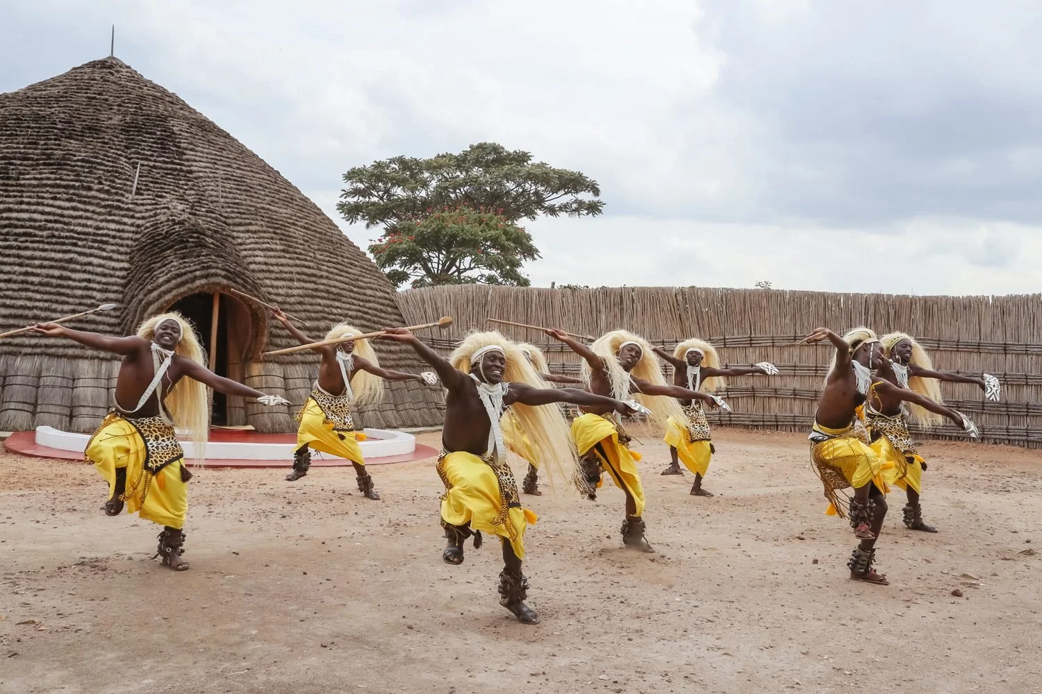 Visit-Rwanda_-Nyanza-Traditional-Intore-Dancers.jpg