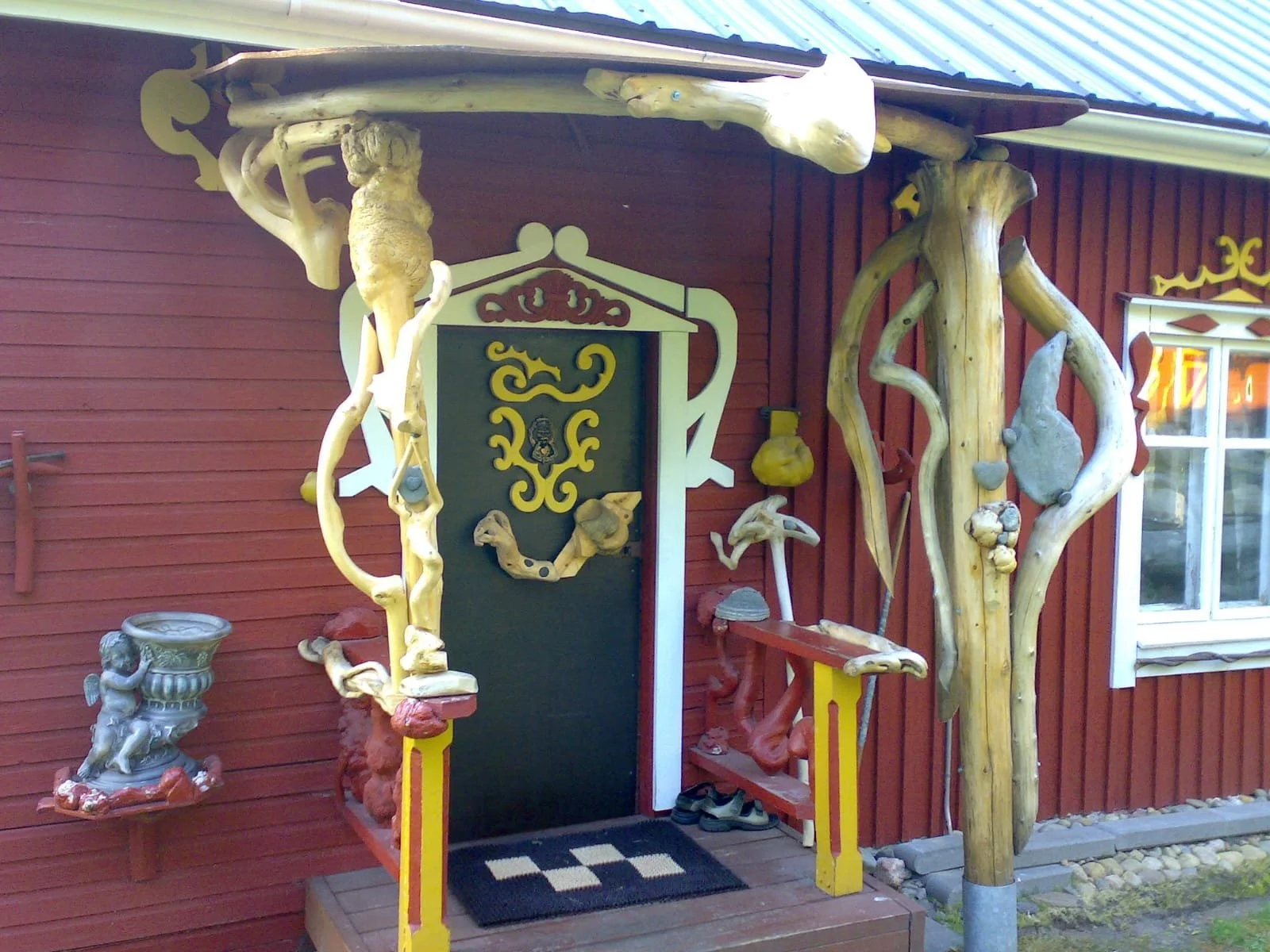 Myydään talo Tiistenjoella