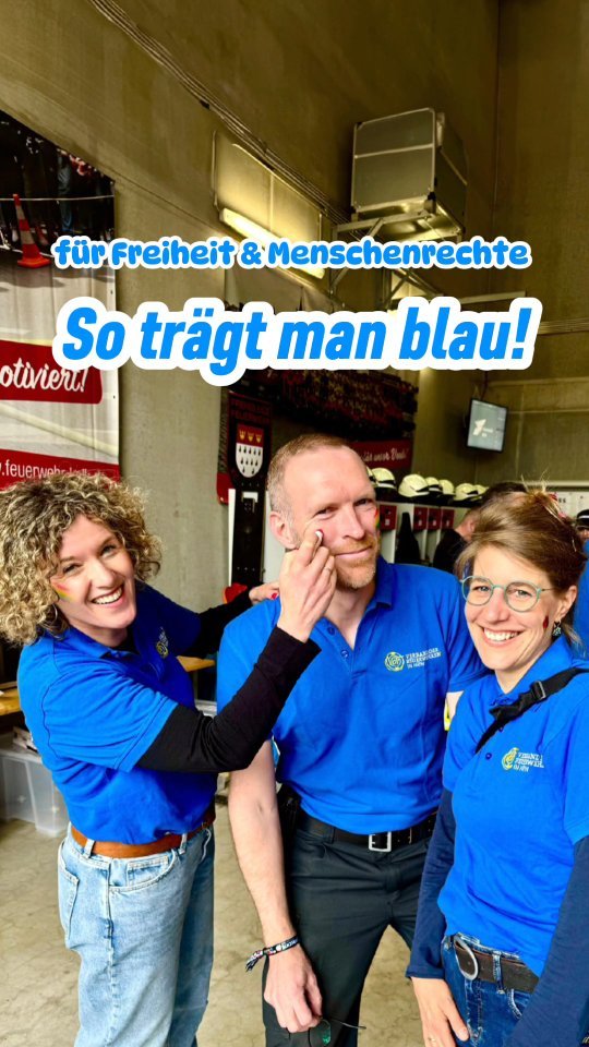 So trägt man blau 💙 Für Freiheit & Menschenrechte.
Gemeinsam mit dem Verband der Feuerwehren @vdf.nrw setzen wir ein starkes Zeichen für Vielfalt, Toleranz und die Rechte aller Menschen! 🌈
#CSDKöln #Freiheit #Menschenrecht