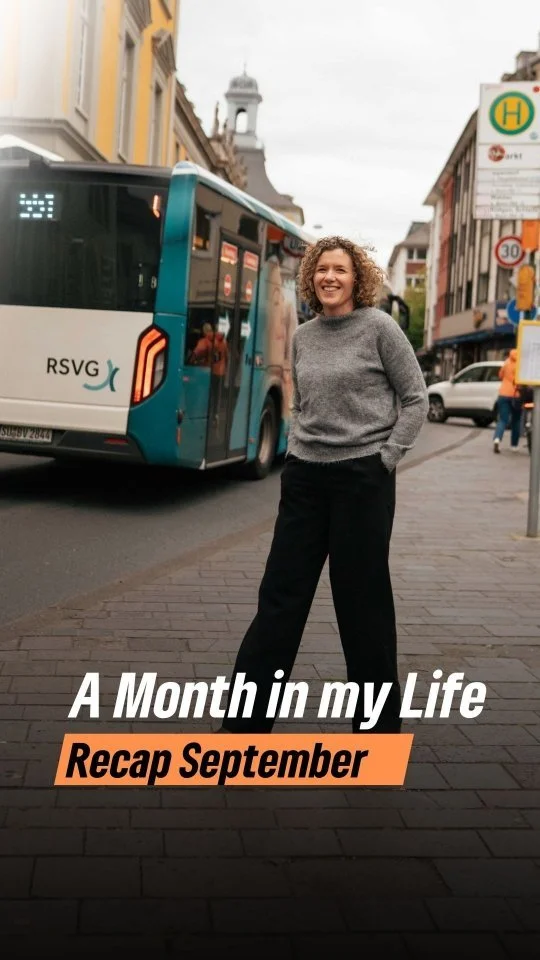 A Month in my Life… 💼
Naja ok, oder auch nur ein kleiner Ausschnitt, aber ich nehme euch mal mit 💚
#LandtagNRW #GrüneNRW #PolitikAlltag #Bevölkerungsschutz #Wahlalter16 #Bonn #Innenpolitik #Abgeordnetenleben #NRW #PolitikErleben #