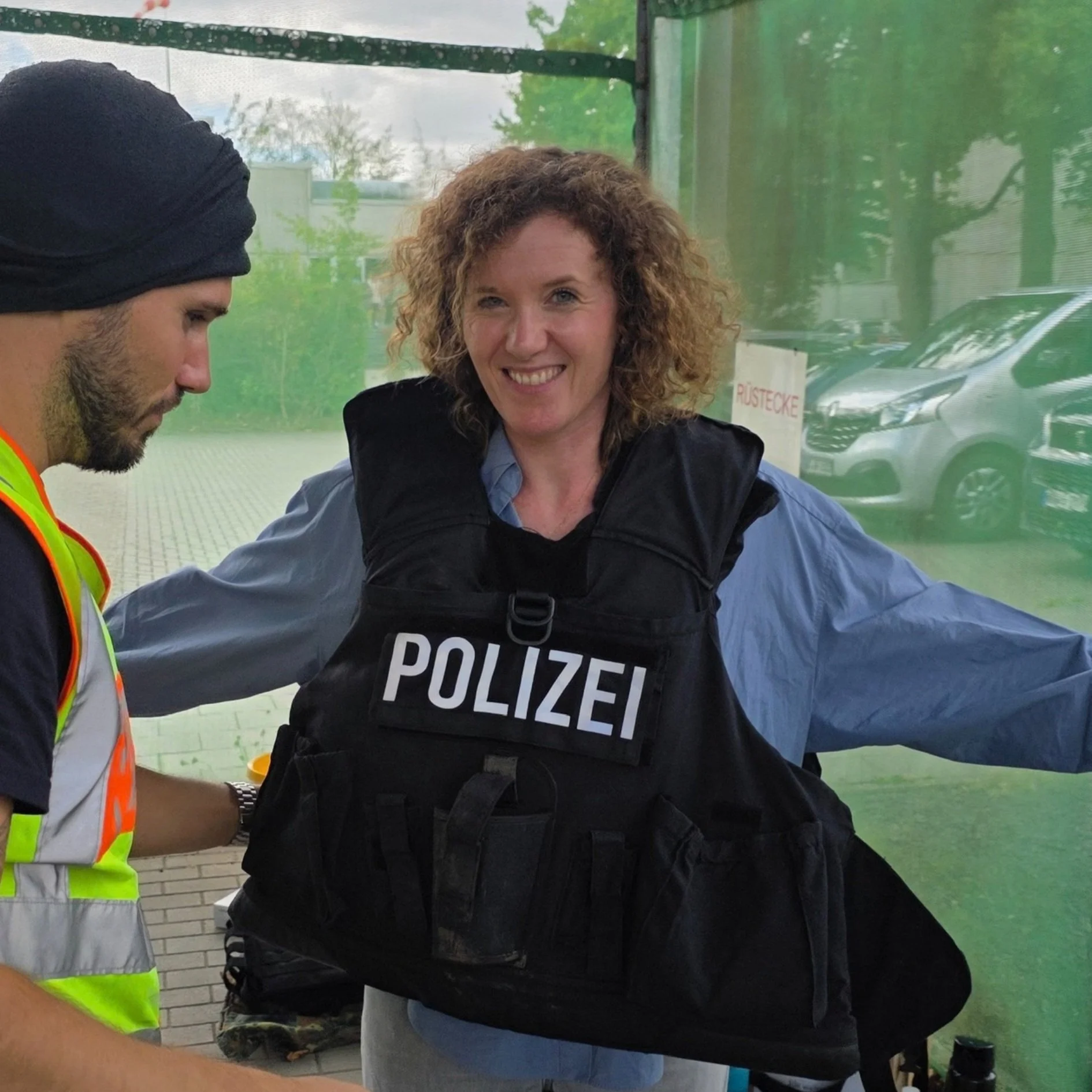 Wie viel Training steckt eigentlich hinter guter Polizeiarbeit? 

Eine ganze Menge, wie ich bei meinem Besuch beim Landesamt f&uuml;r Aus- und Fortbildung und Personalangelegenheiten (LAFP) selbst erleben konnte. 👮&zwj;♀️

Polizistinnen und Polizist